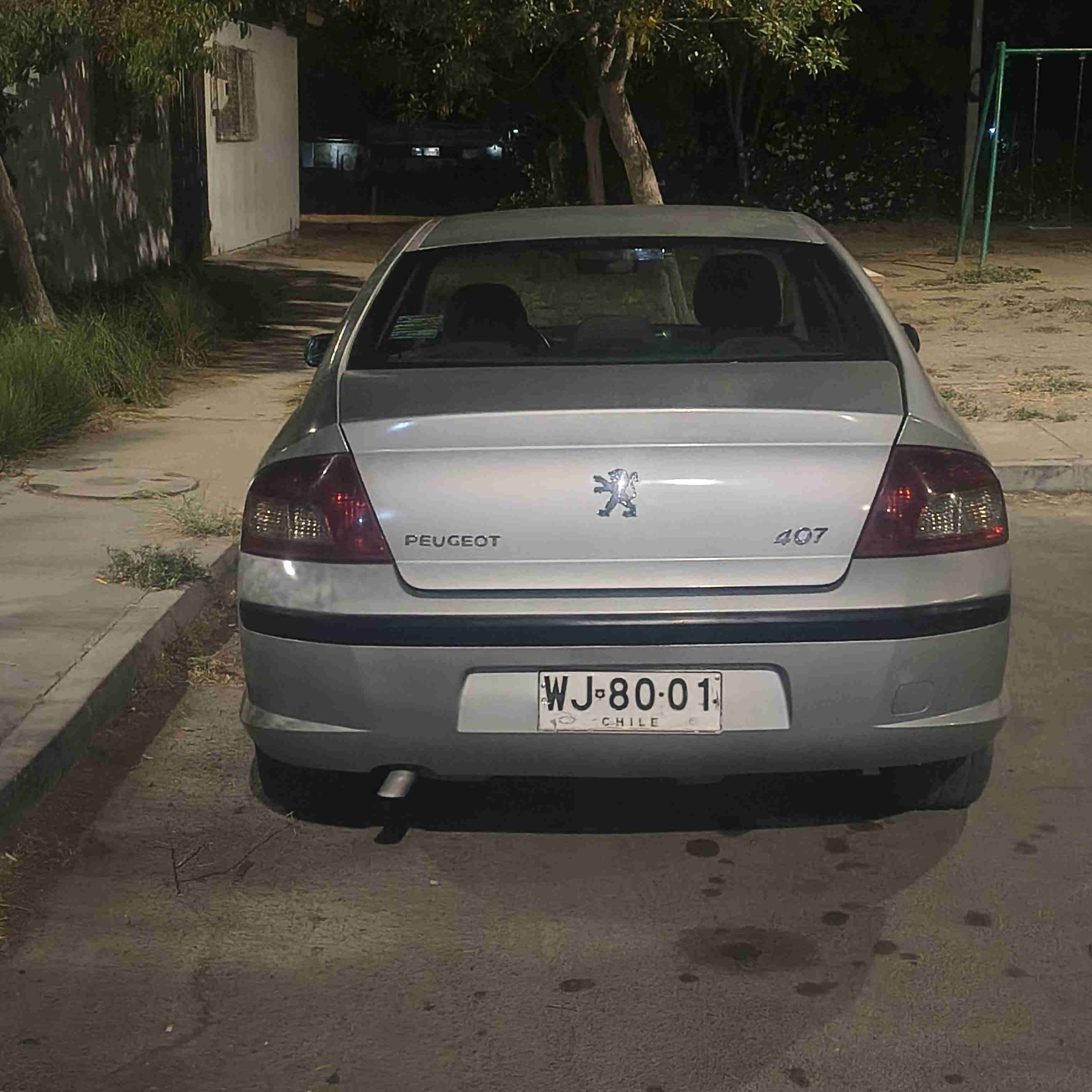 Auto Peugeot 407 usado - miniatura 5