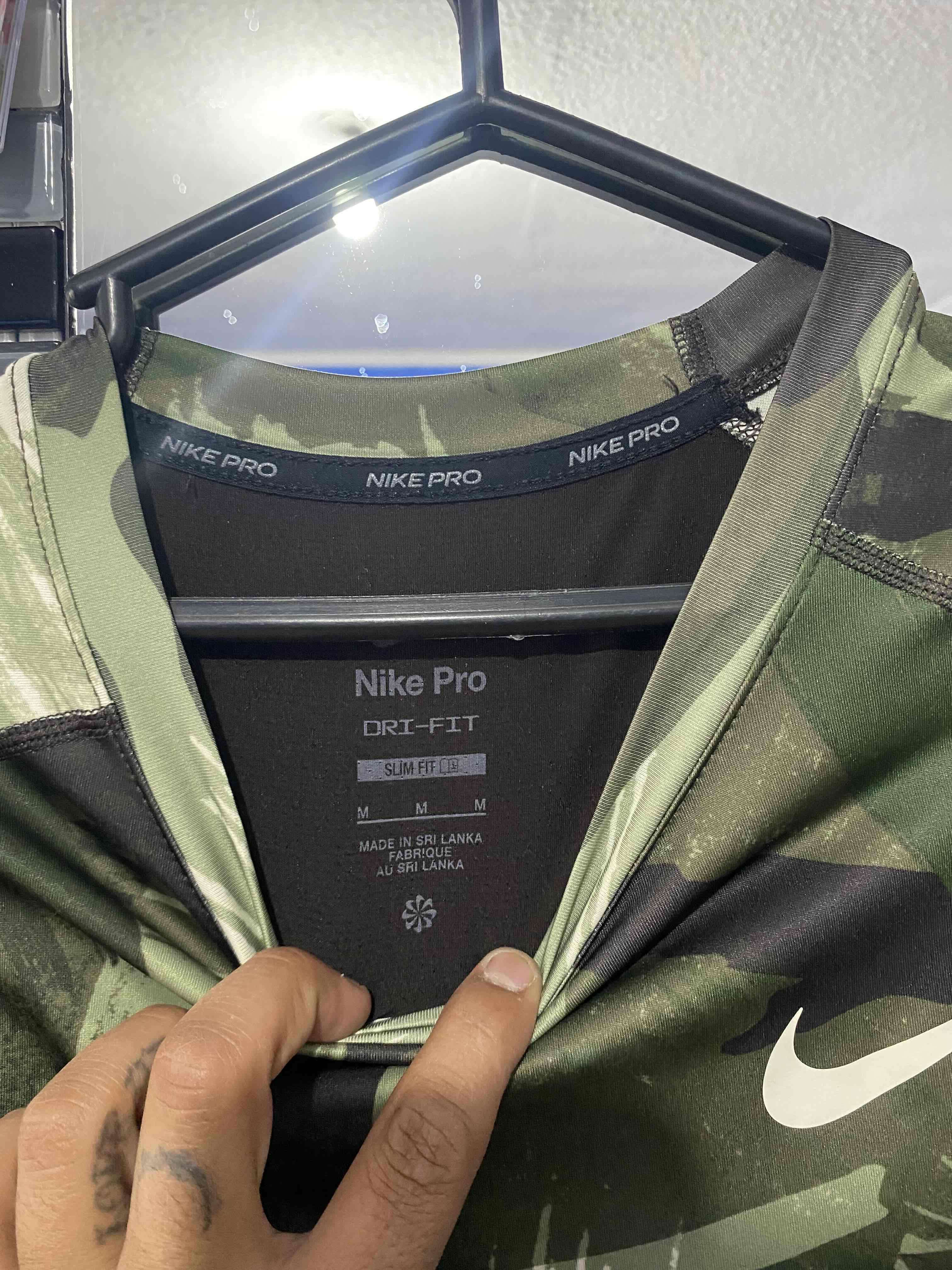 Polera deportiva camuflaje Nike - miniatura 3