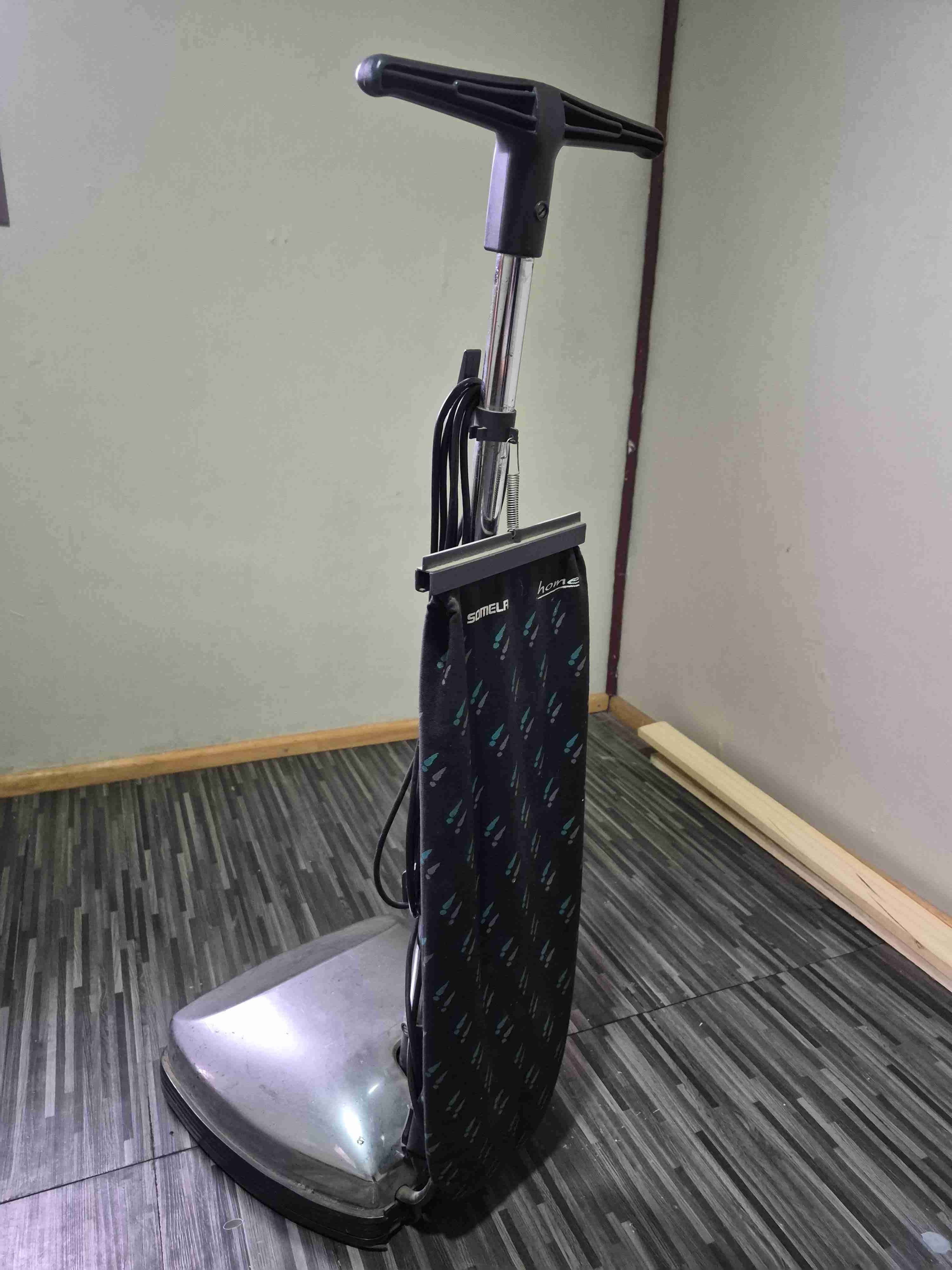 Aspiradora clásica vertical marca somela - miniatura 2