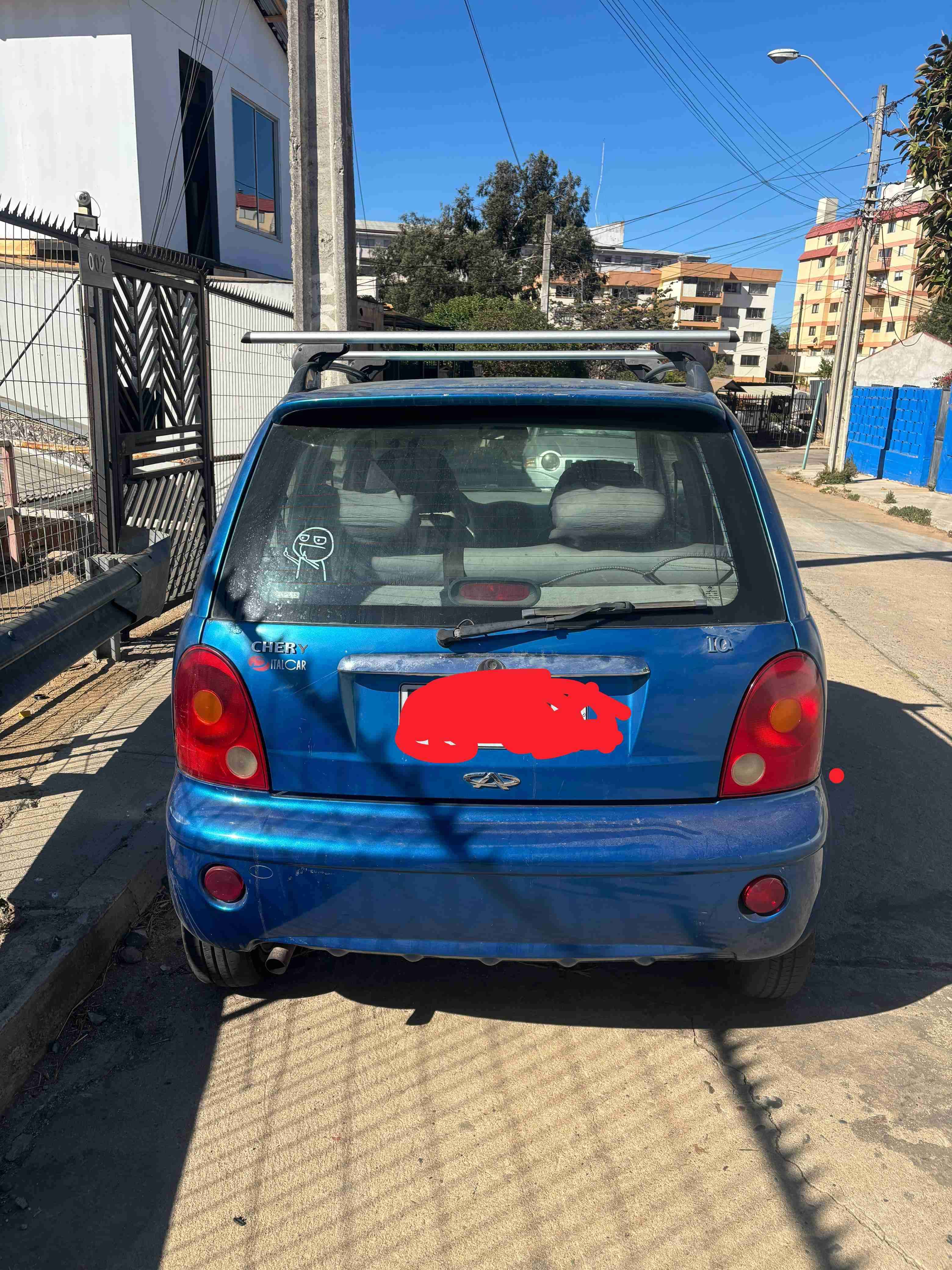 Auto compacto azul usado - miniatura 3