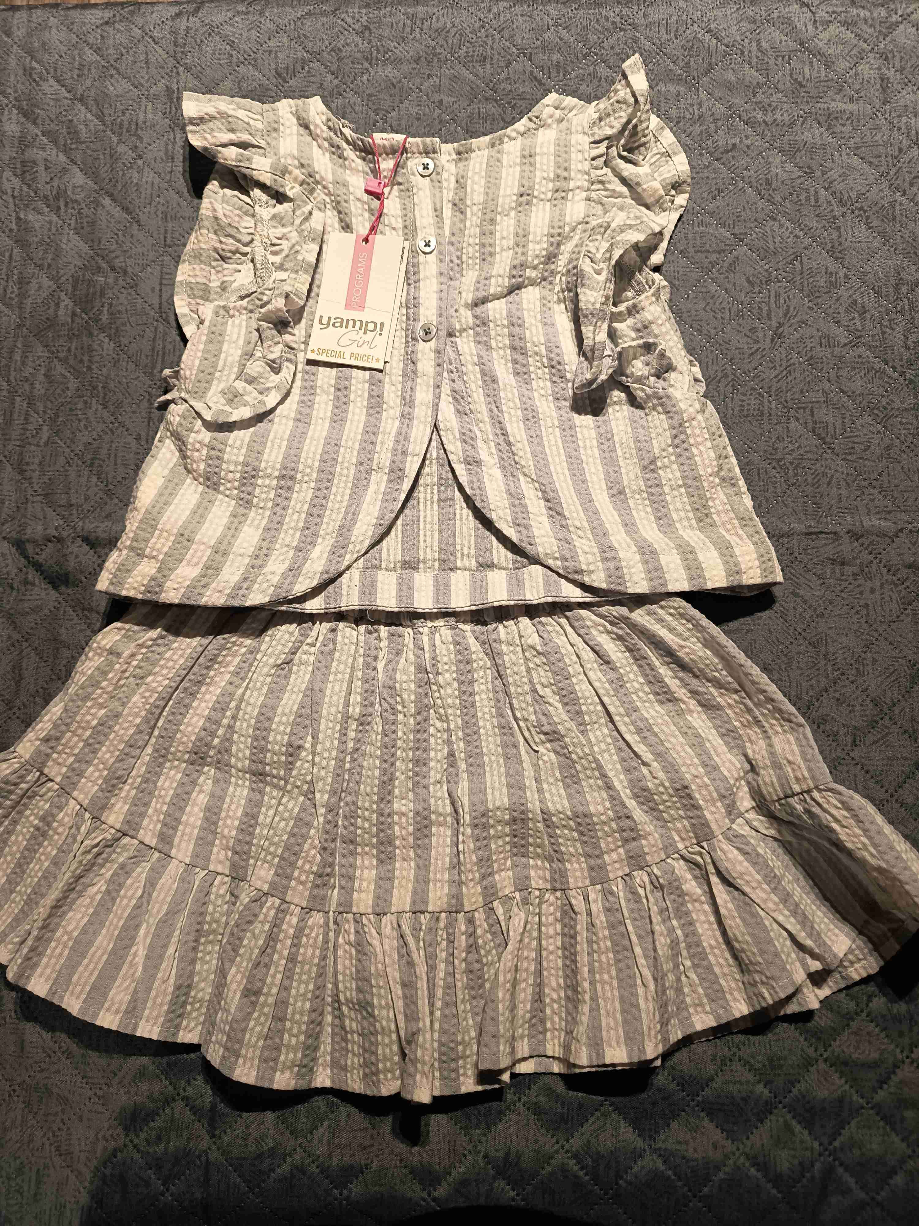 Conjunto infantil rayado nuevo - miniatura 2