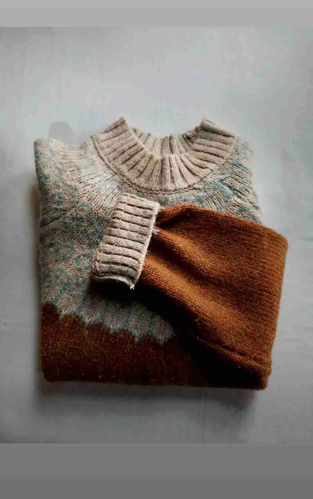 Suéter tejido bicolor - miniatura 2