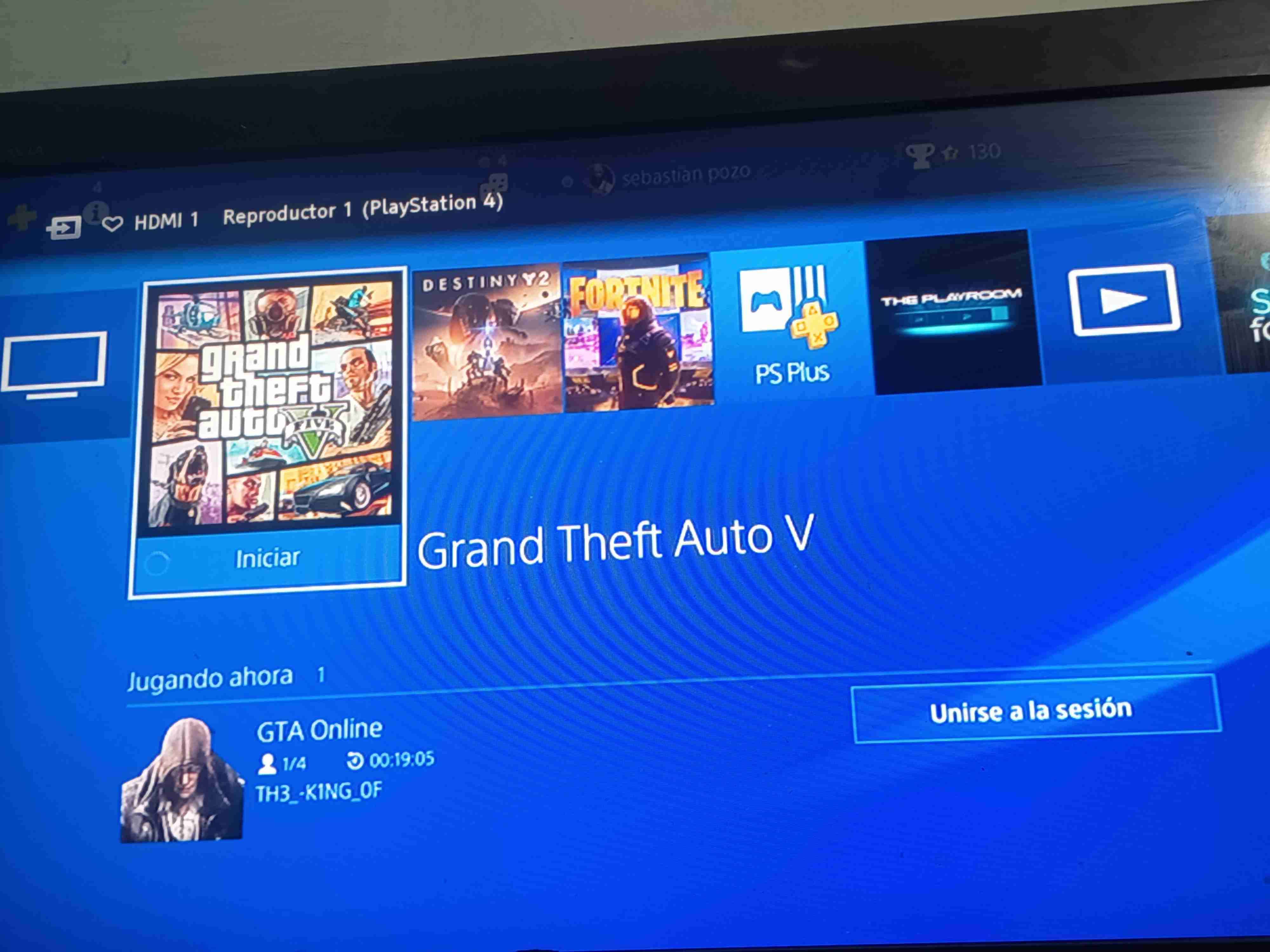 Consola PS4 con dos controles y 3 juegos digitales - miniatura 3