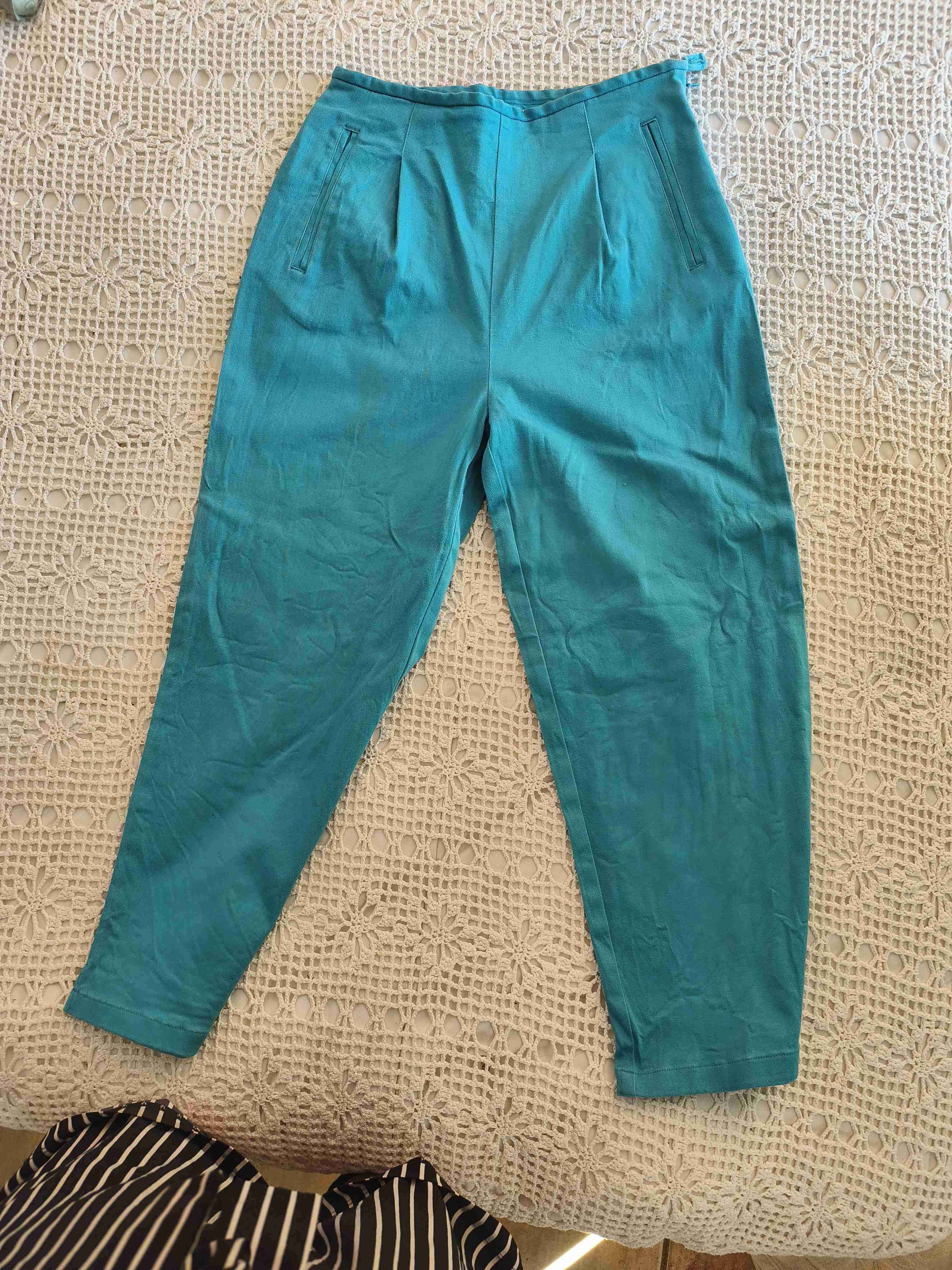 Pantalones turquesa casuales