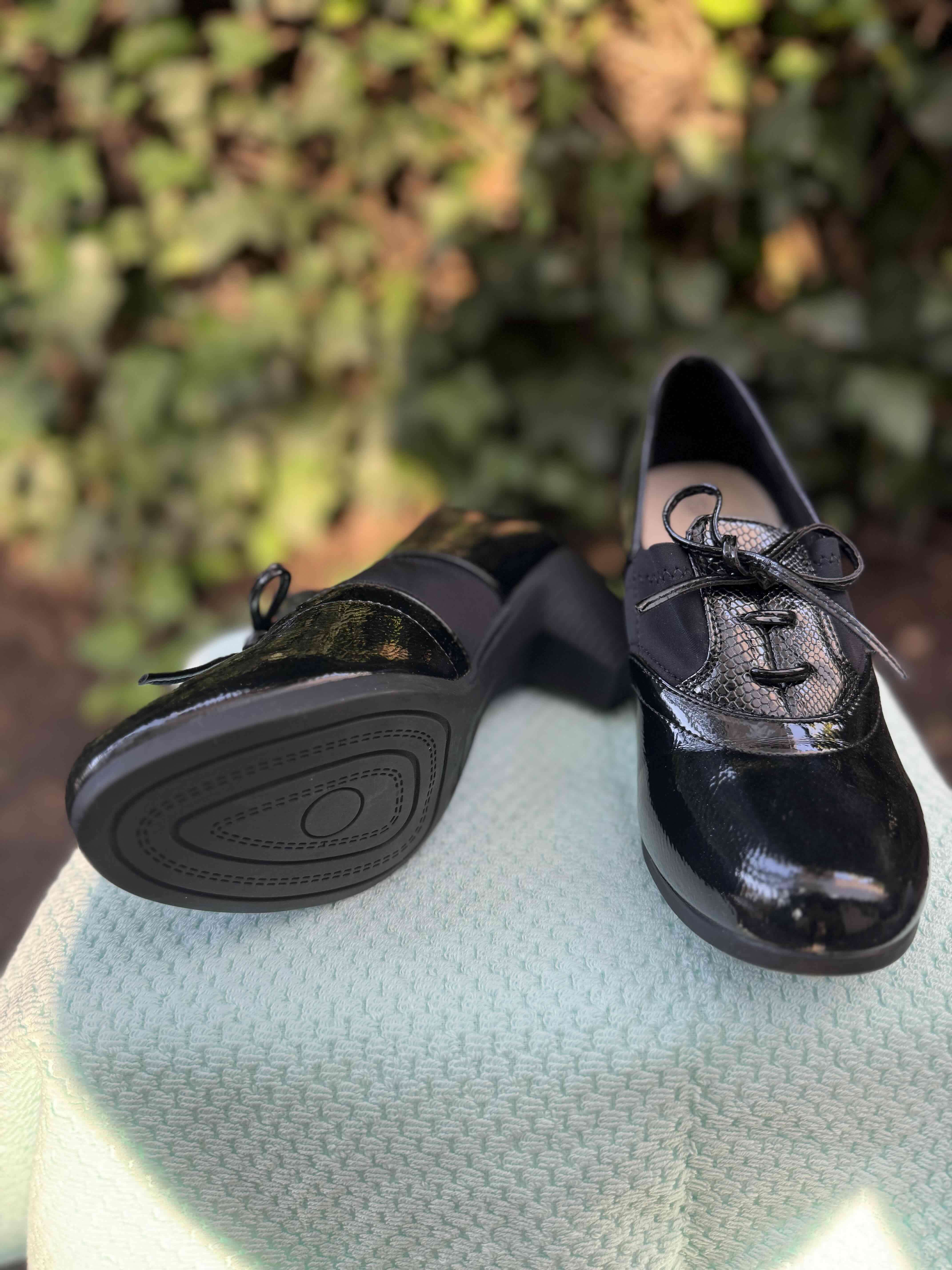 Zapatos de charol negros - miniatura 2