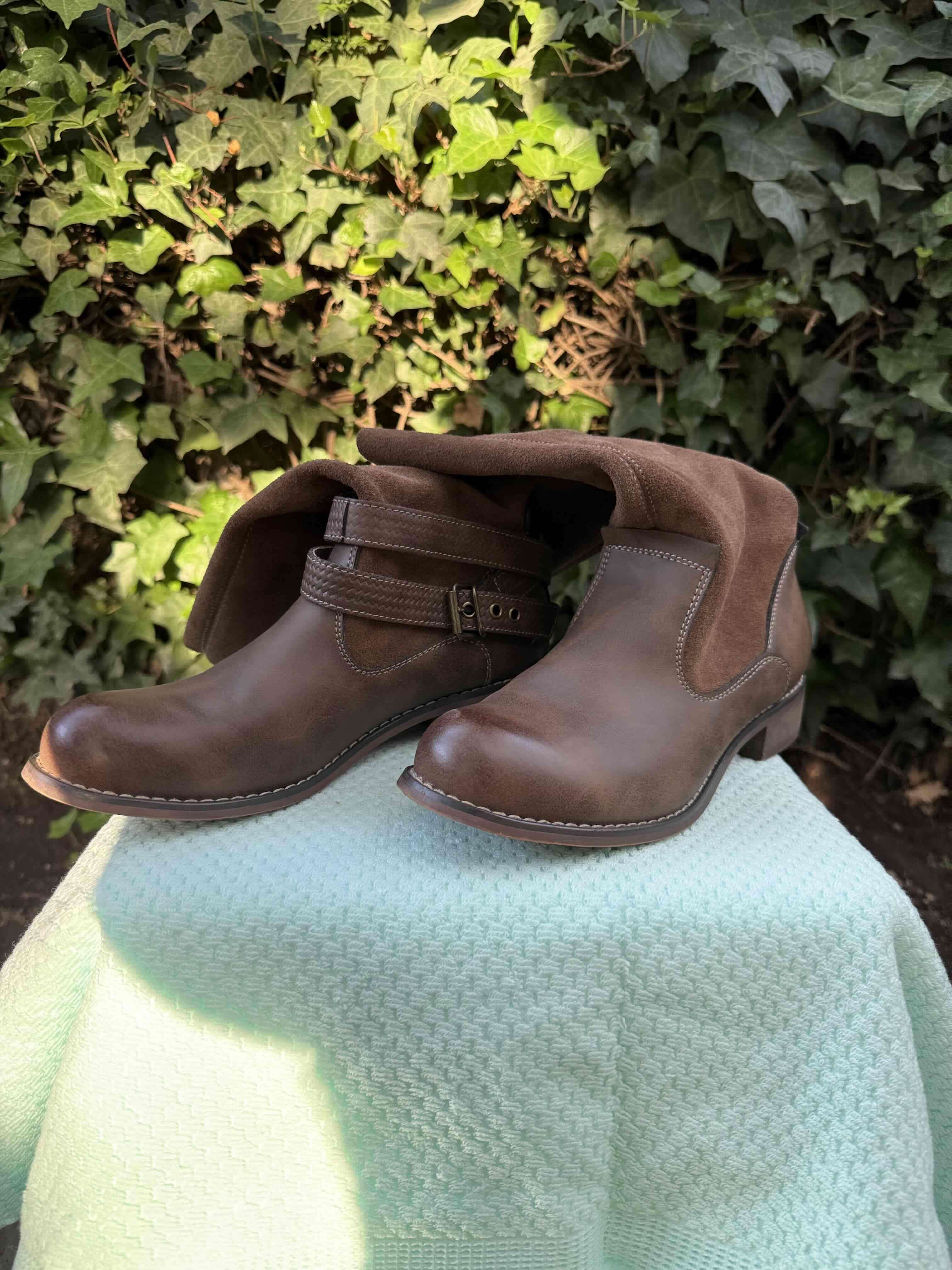 Botas de cuero marrón