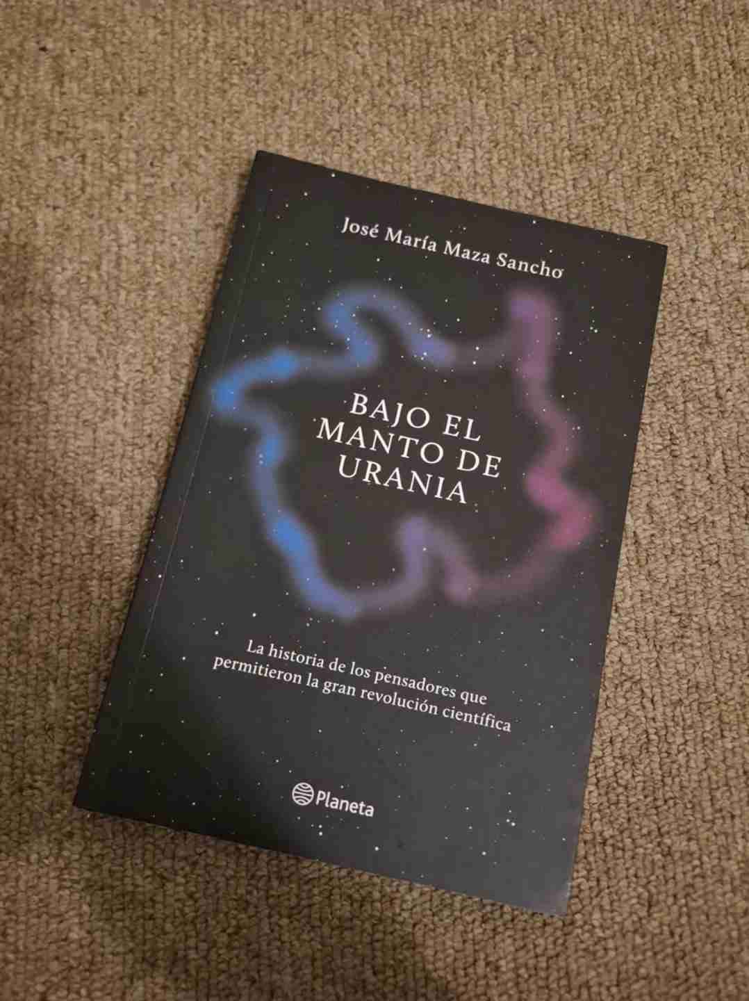 Libro bajo el manto de urania