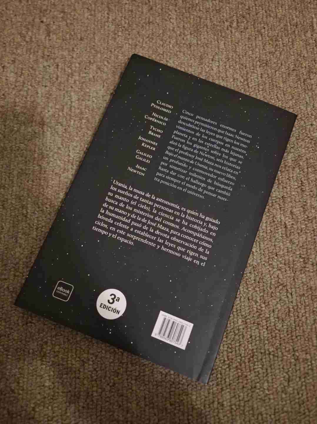 Libro bajo el manto de urania - miniatura 2