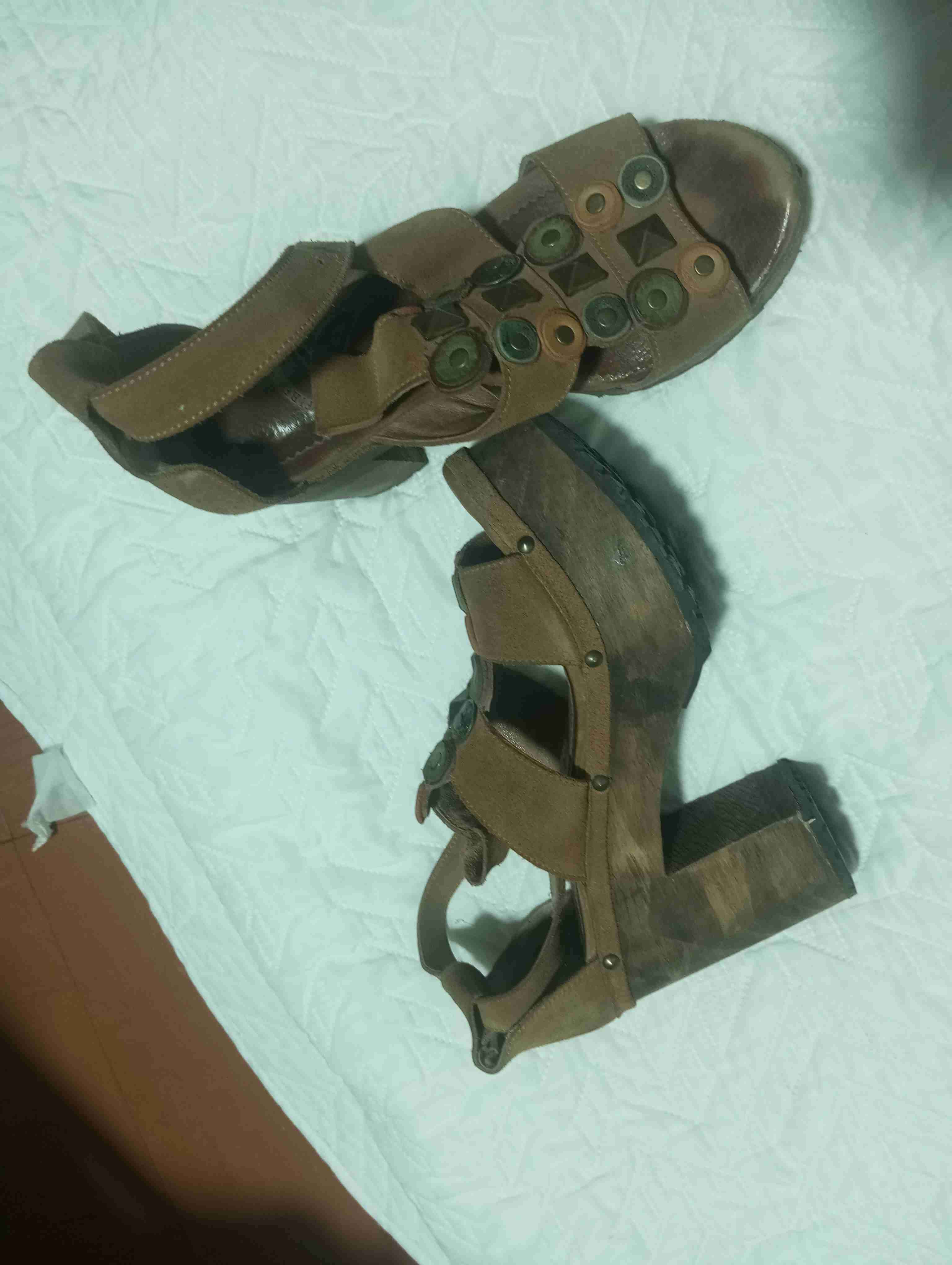 Sandalias de cuero y plataforma