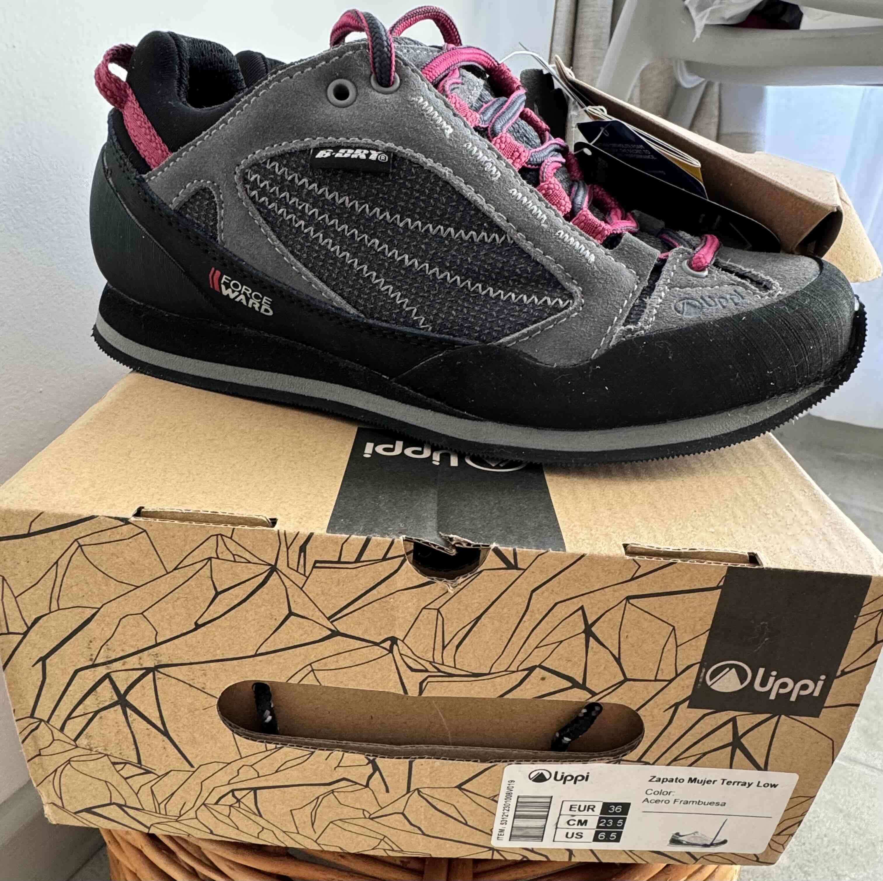 Zapatillas outdoor Lippi (Nueva N*35) - miniatura 3