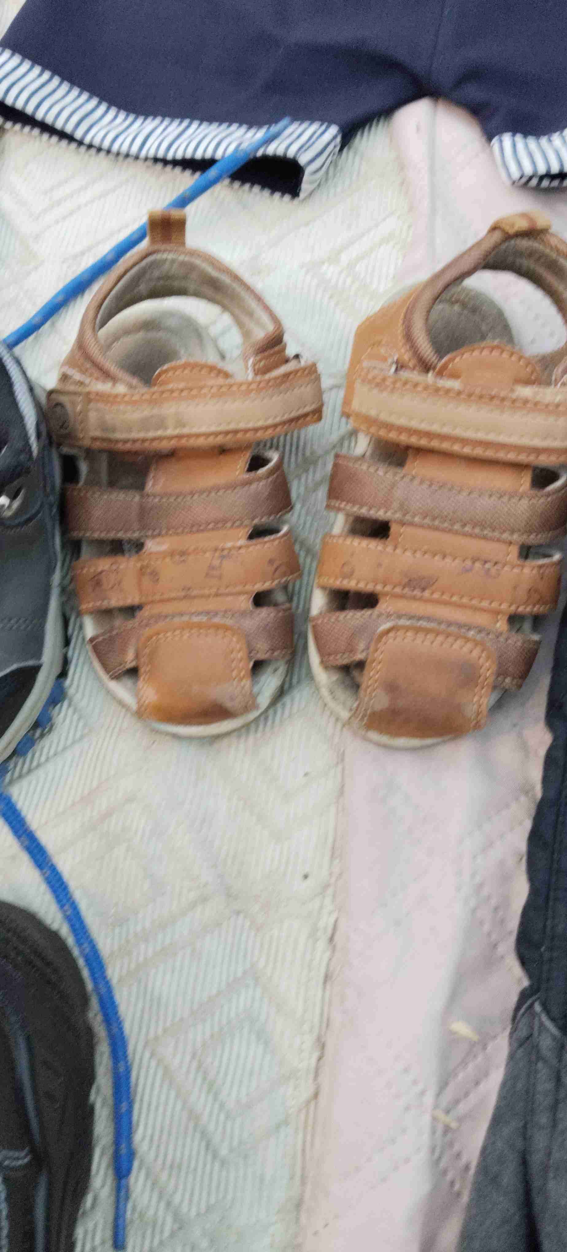 Zapatillas infantiles gris y azul - miniatura 2