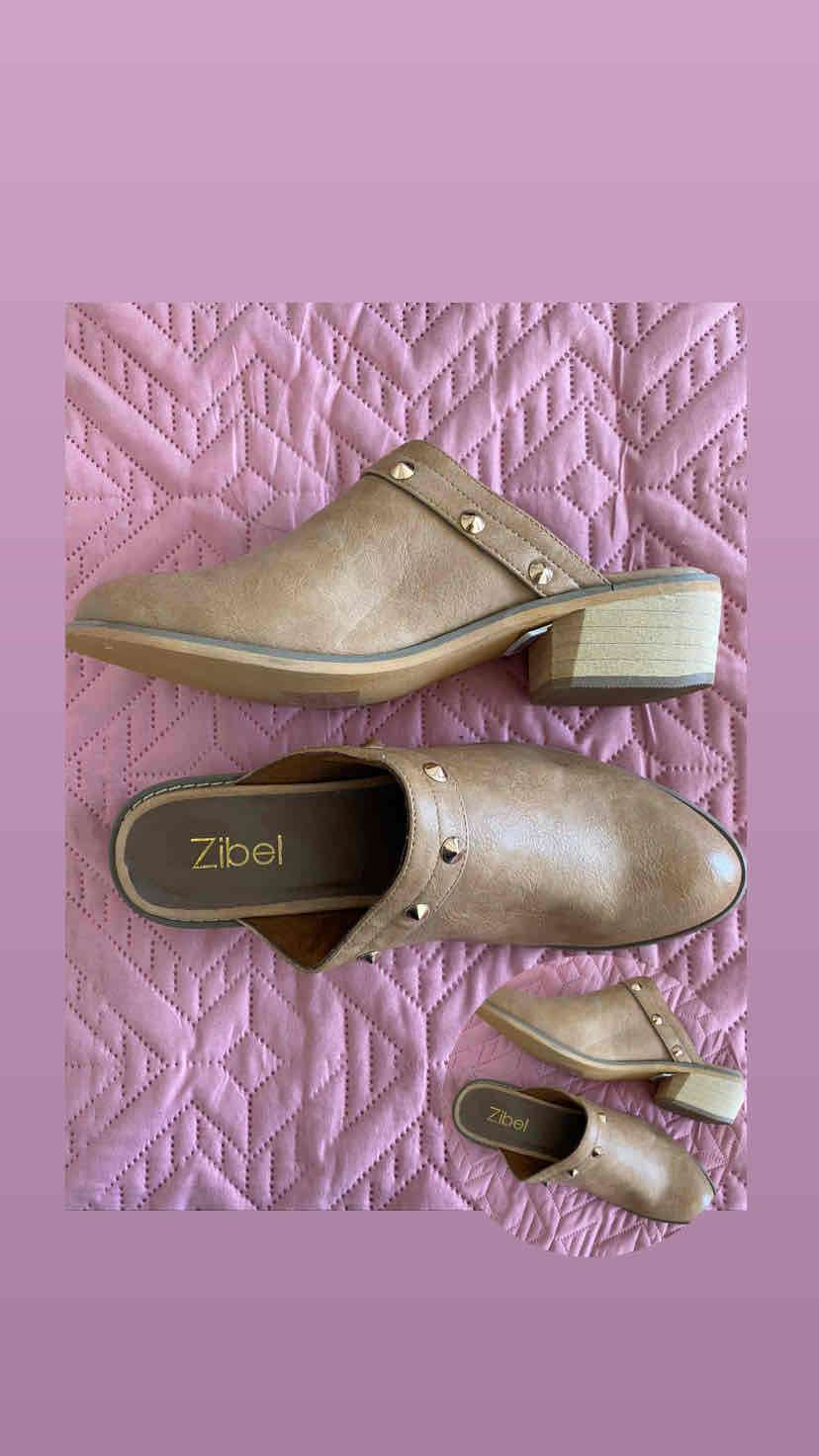 Zibel zuecos marrones con tachas
