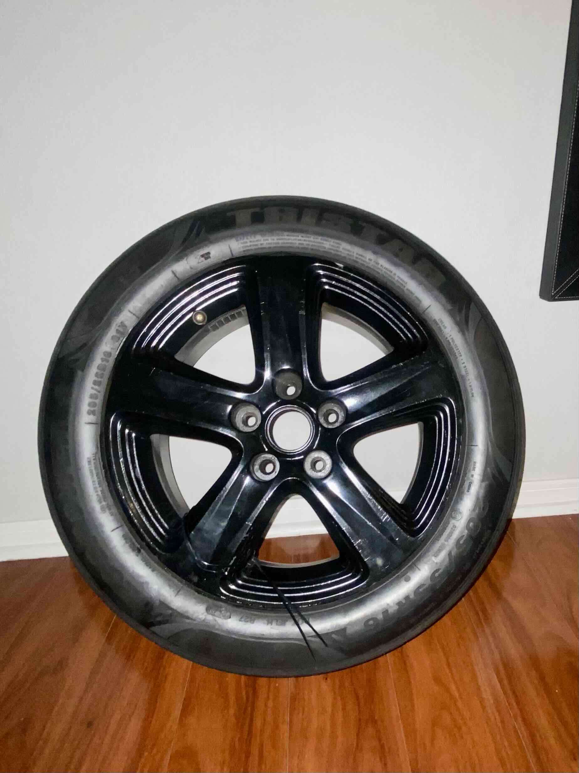 Llanta con NEUMATICO NUEVO