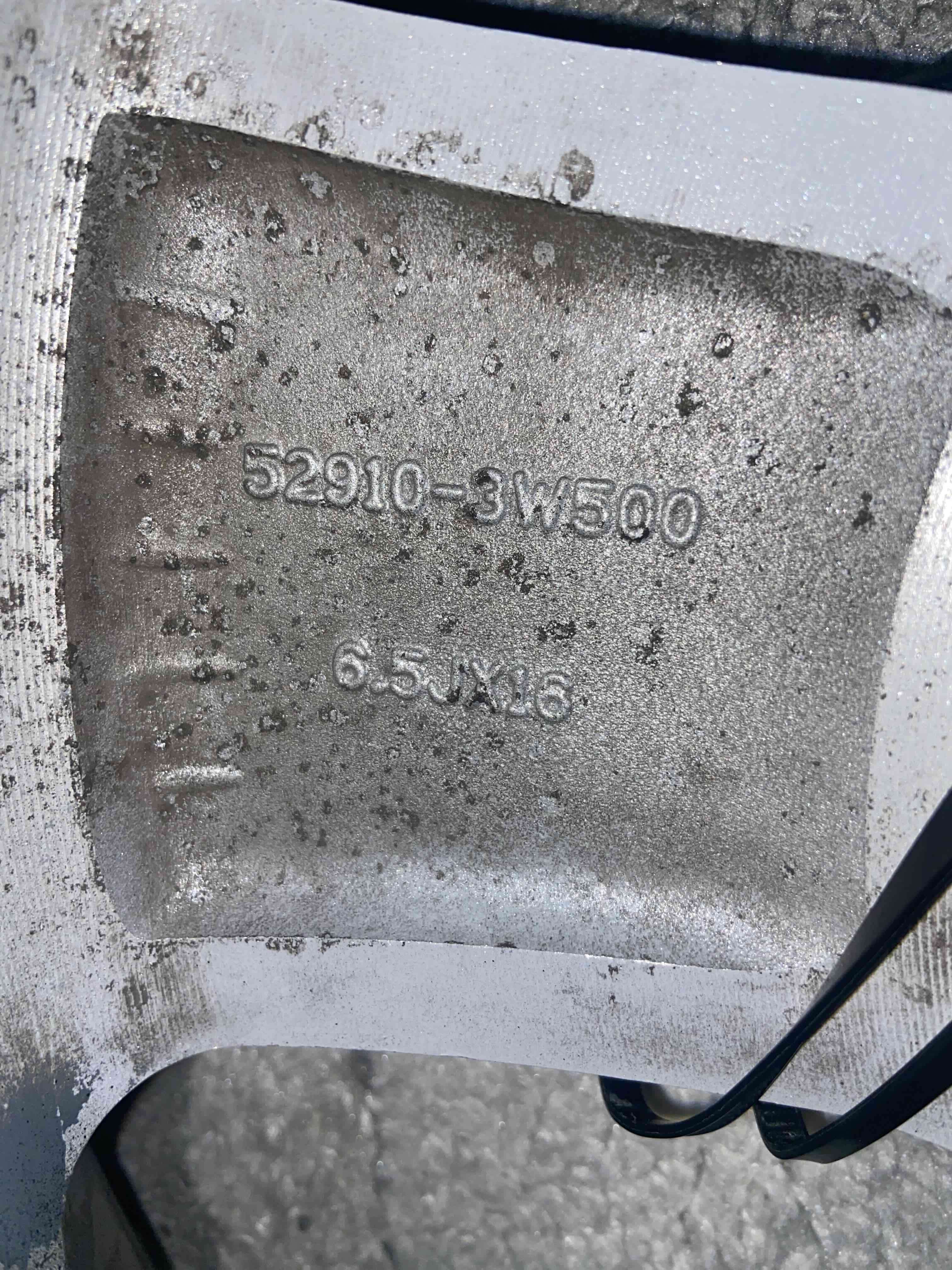 Llanta con NEUMATICO NUEVO - miniatura 3