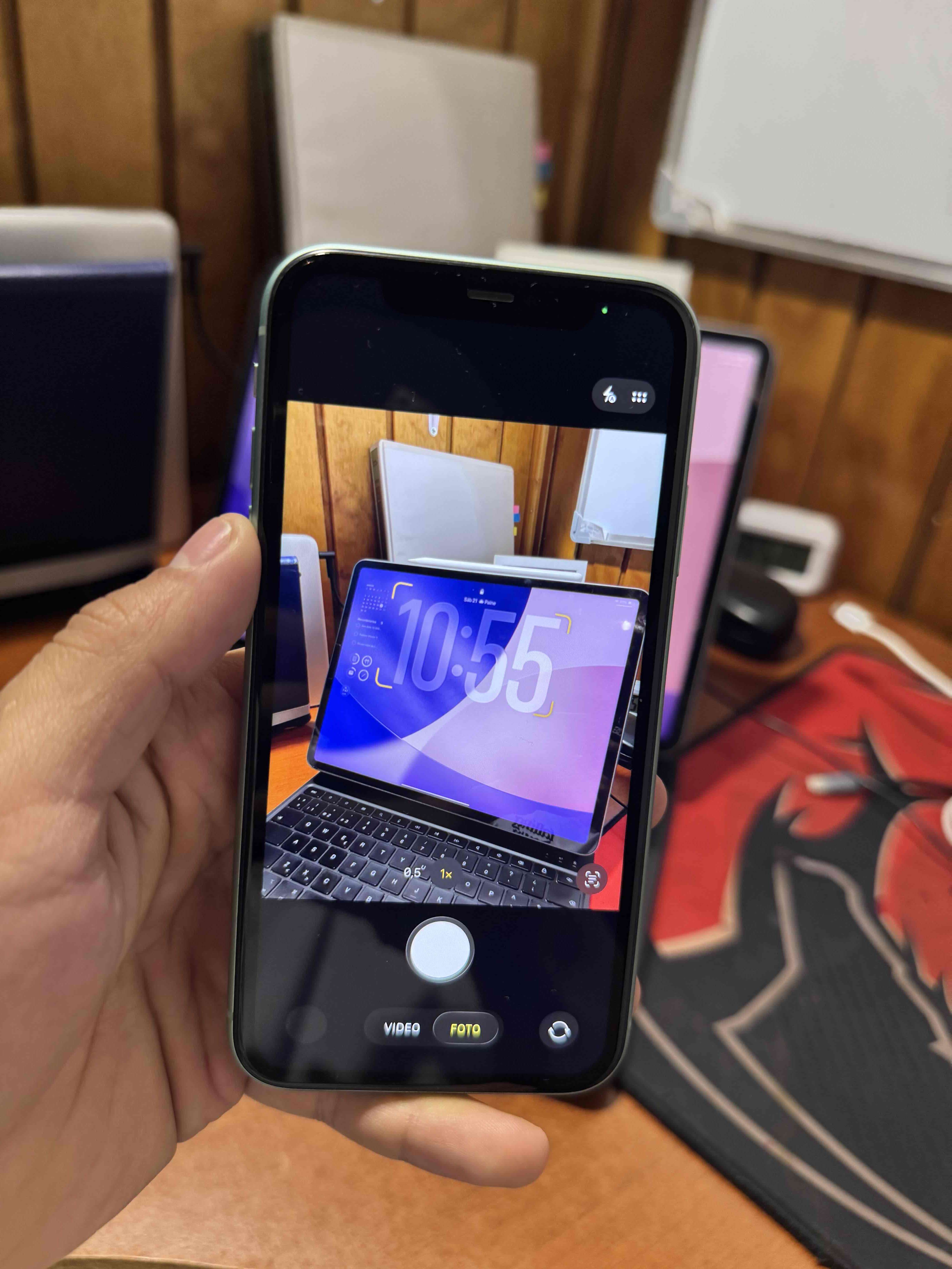 iPhone 11 en excelente estado IMPECABLE. - miniatura 3