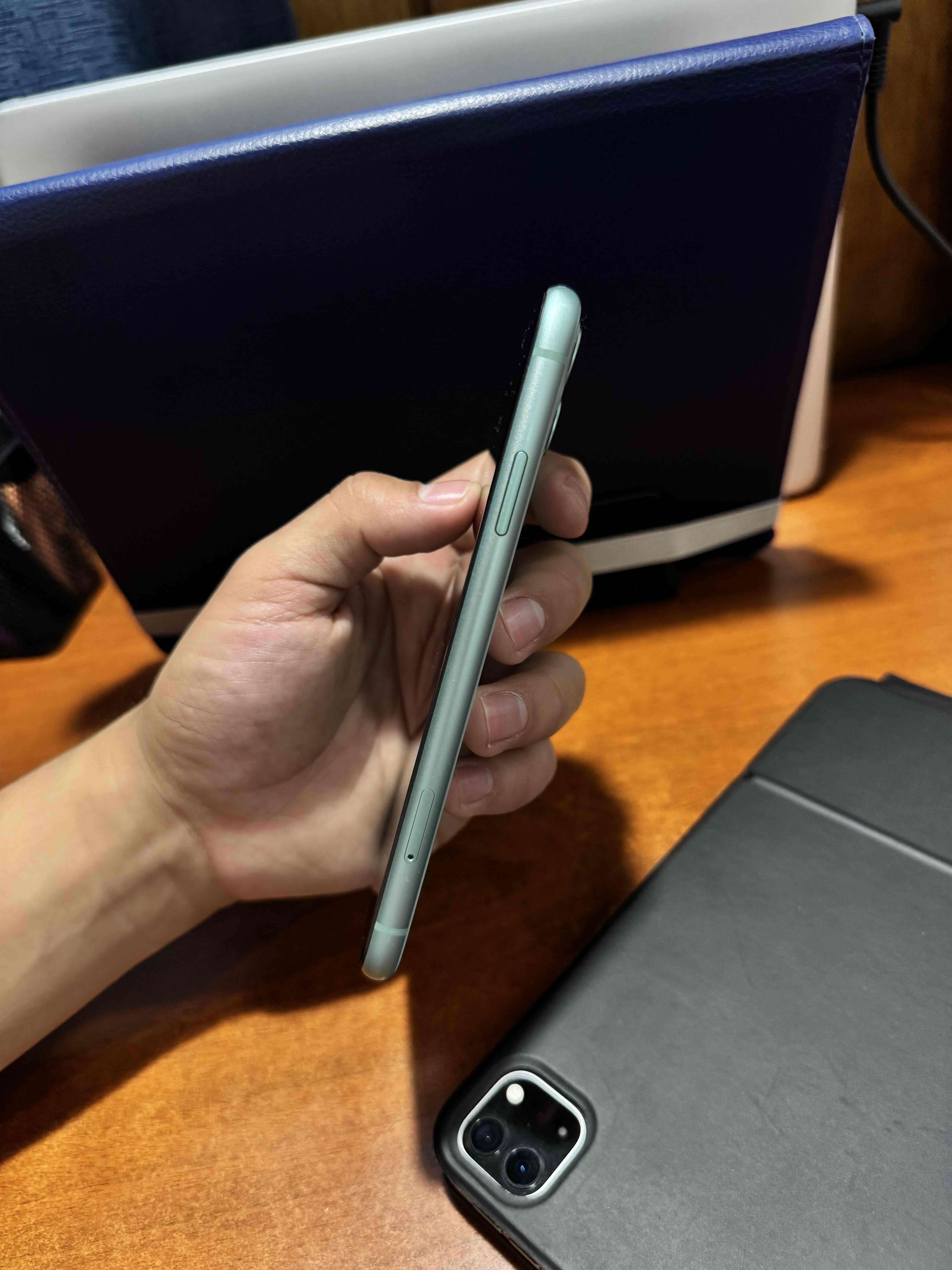 iPhone 11 en excelente estado IMPECABLE. - miniatura 5