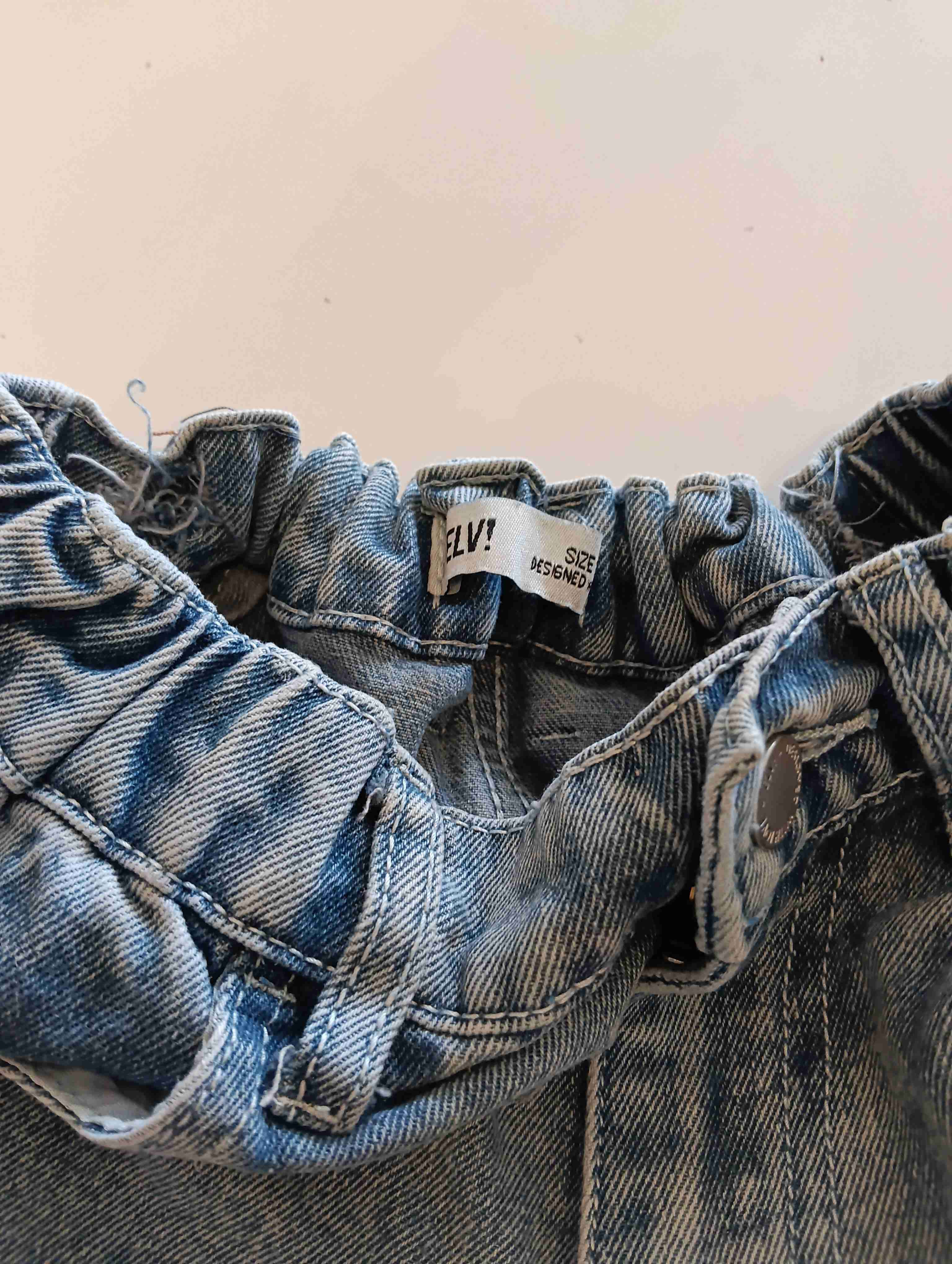 Pantalones de mezclilla con estampados - miniatura 2