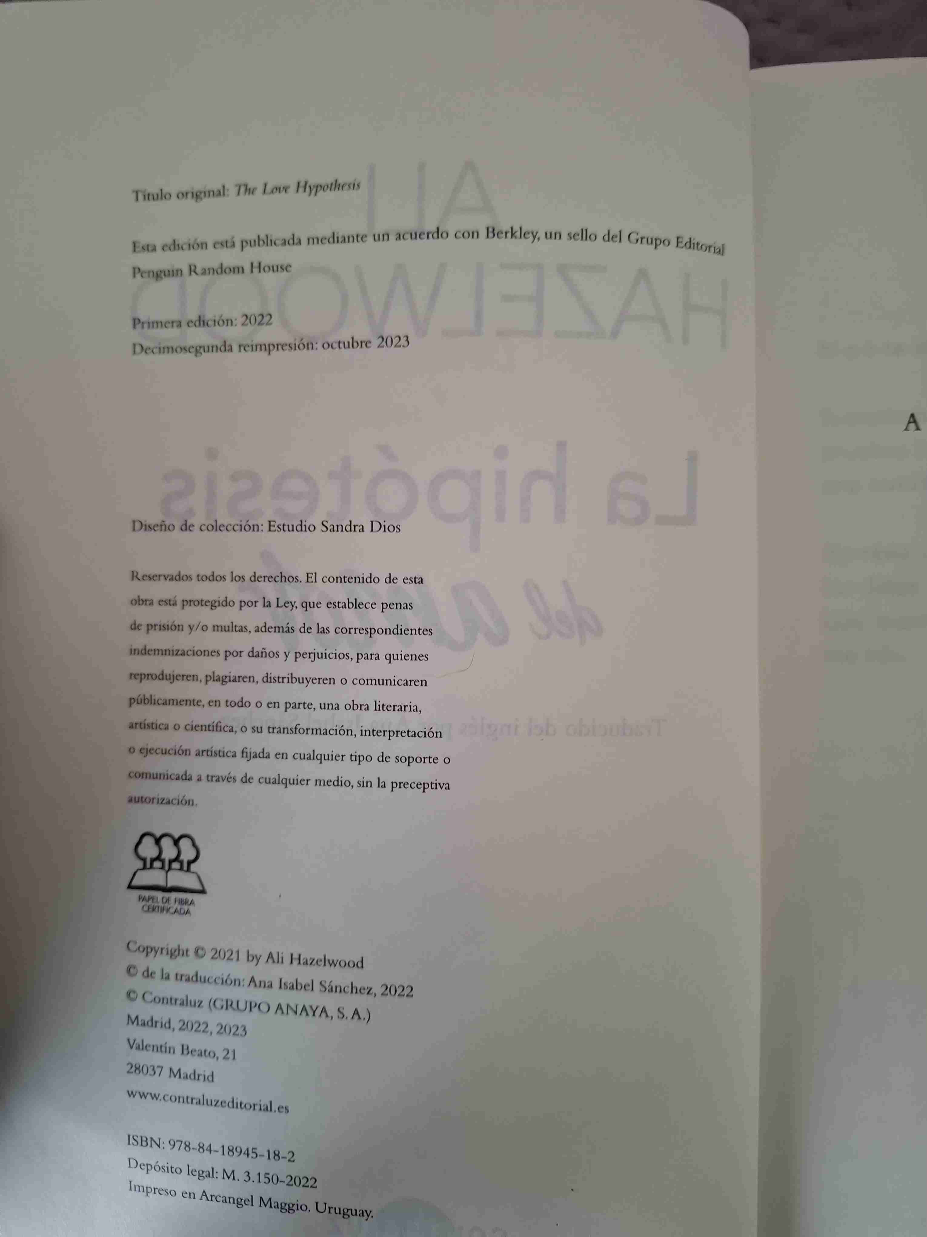 Libro 'La Hipótesis del Amor' Ali Hazelwood - miniatura 3