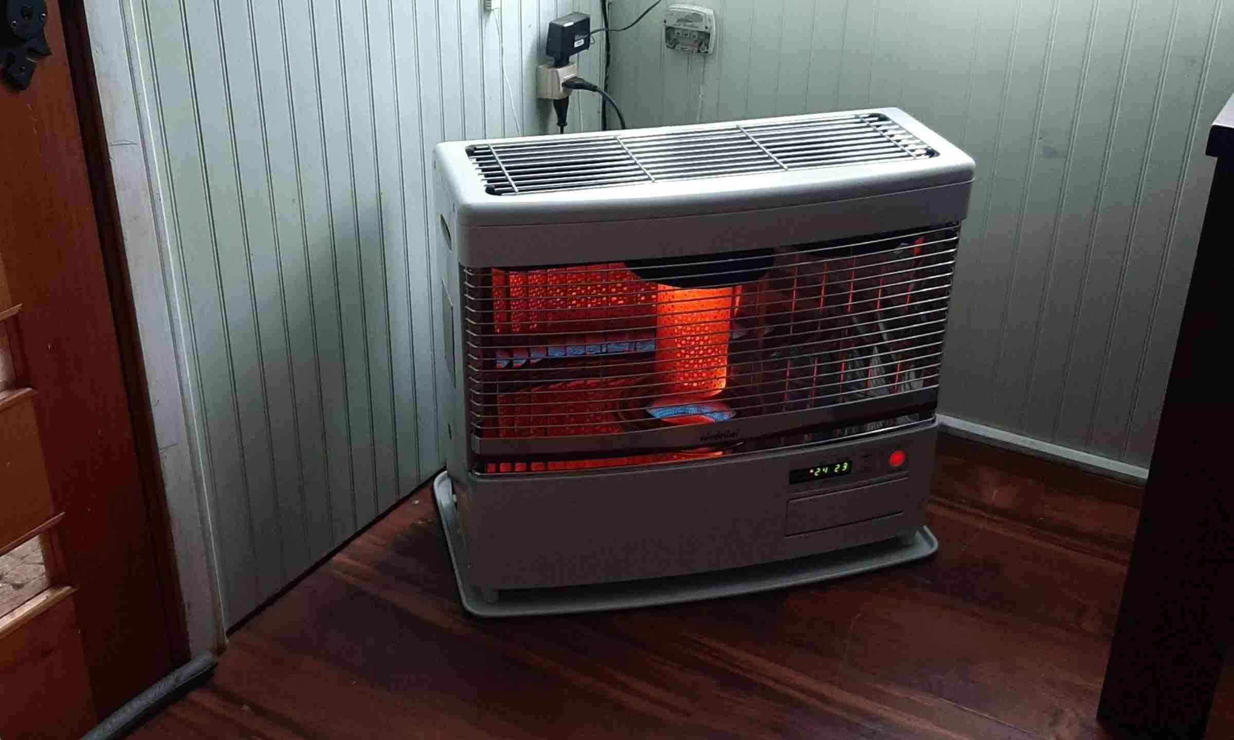 Estufa a parafina Toyotomi 7 Kw - miniatura 2