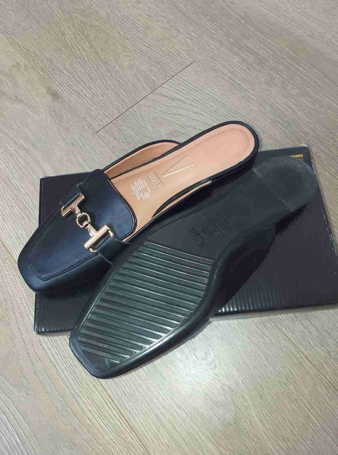 Babuchas negros para mujer - miniatura 3