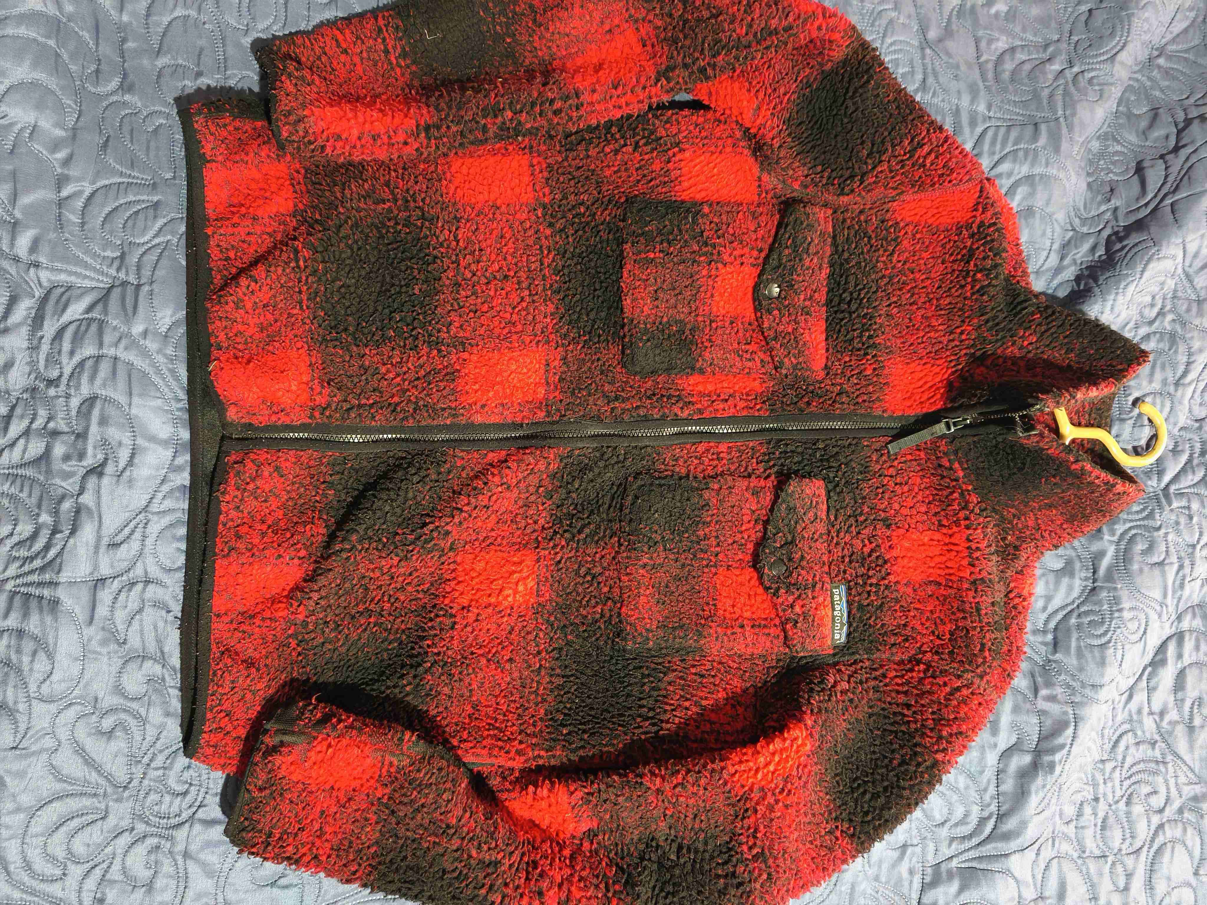 Chaqueta de lana roja y negra - miniatura 3