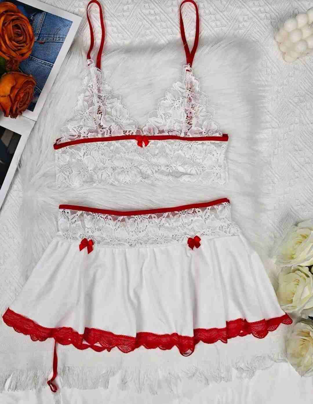 Conjunto lencería encaje blanco y rojo - miniatura 4