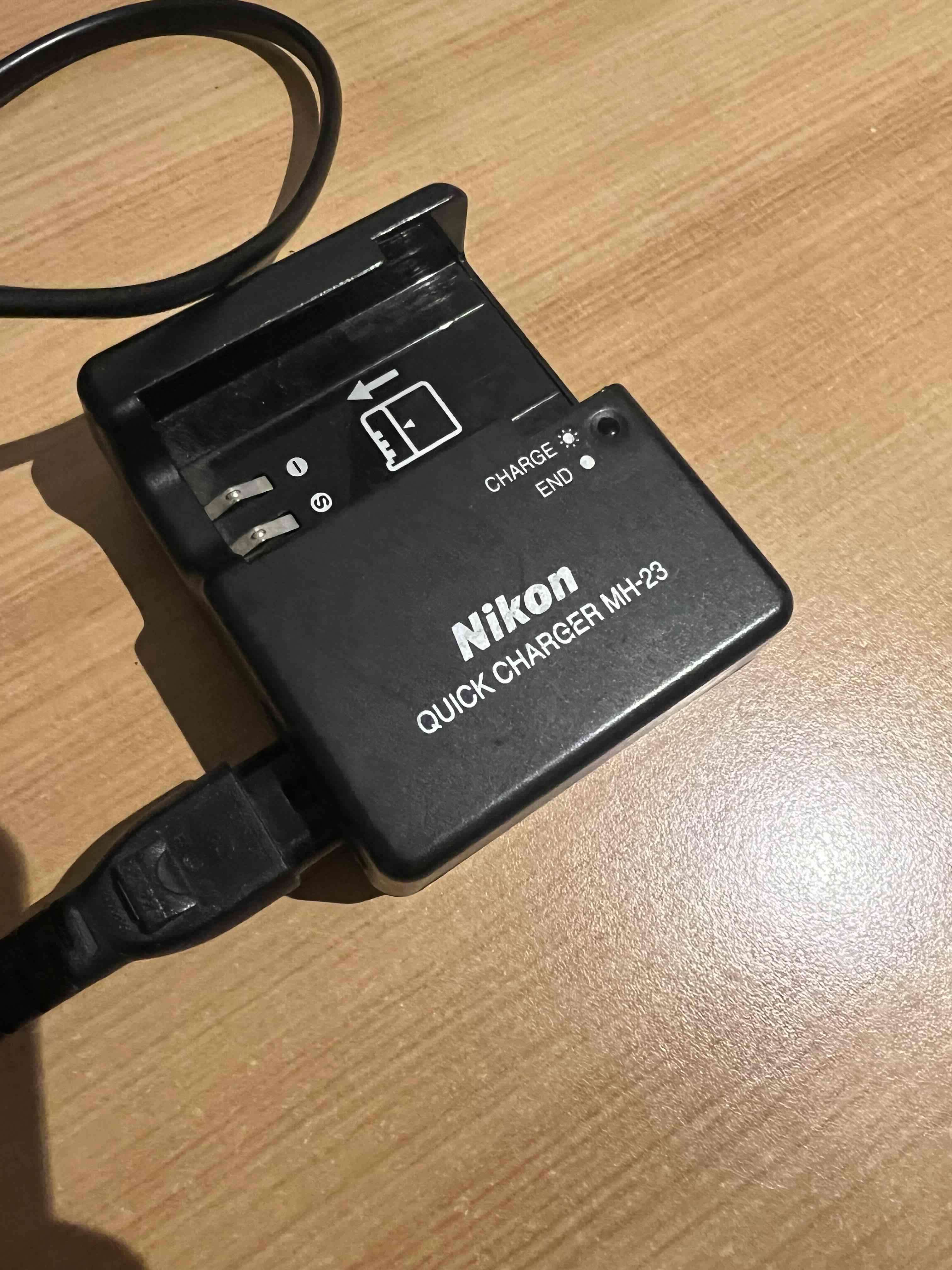 Cargador Nikon MH-23 - miniatura 2