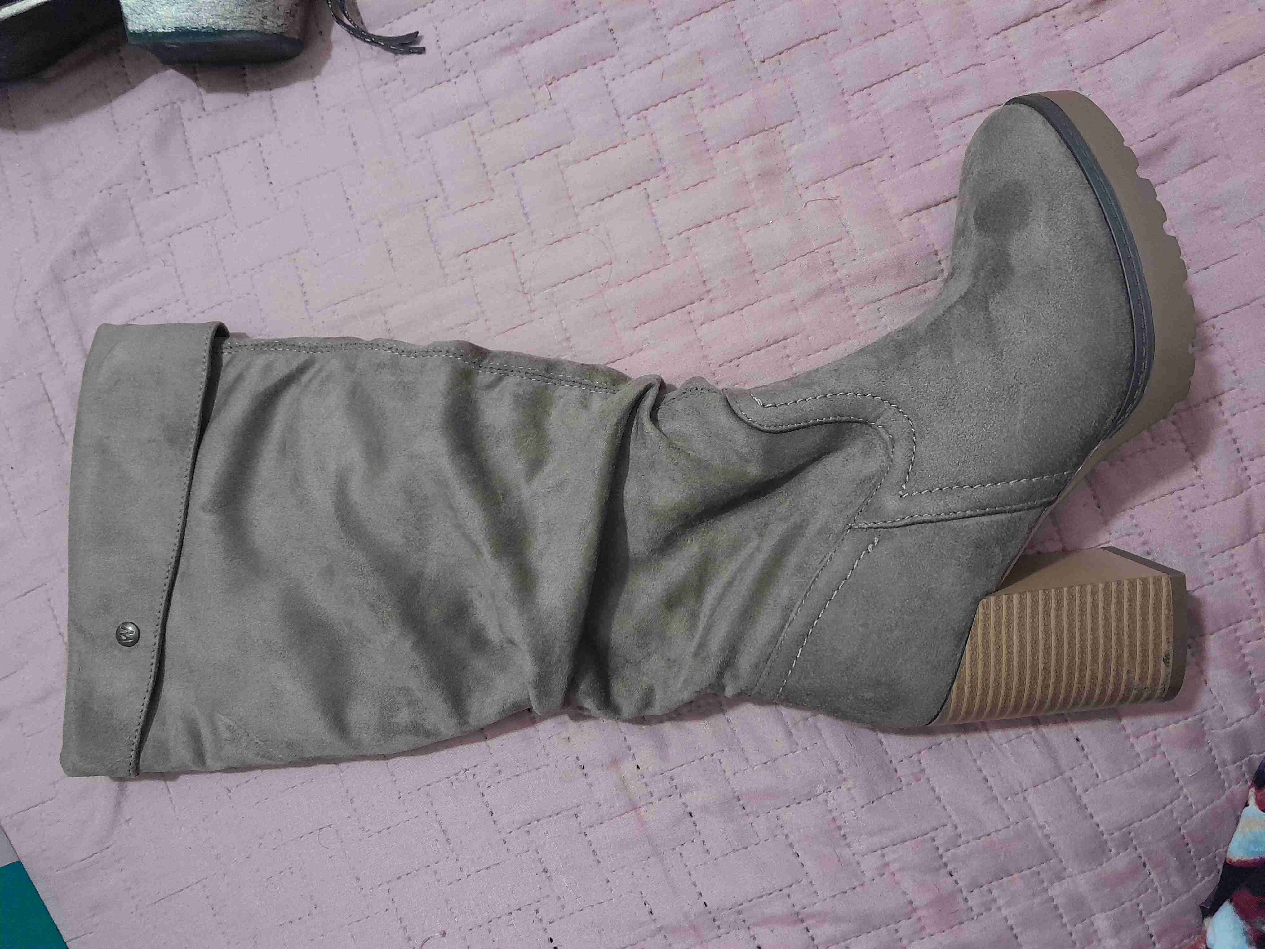 Botas de taco alto beich