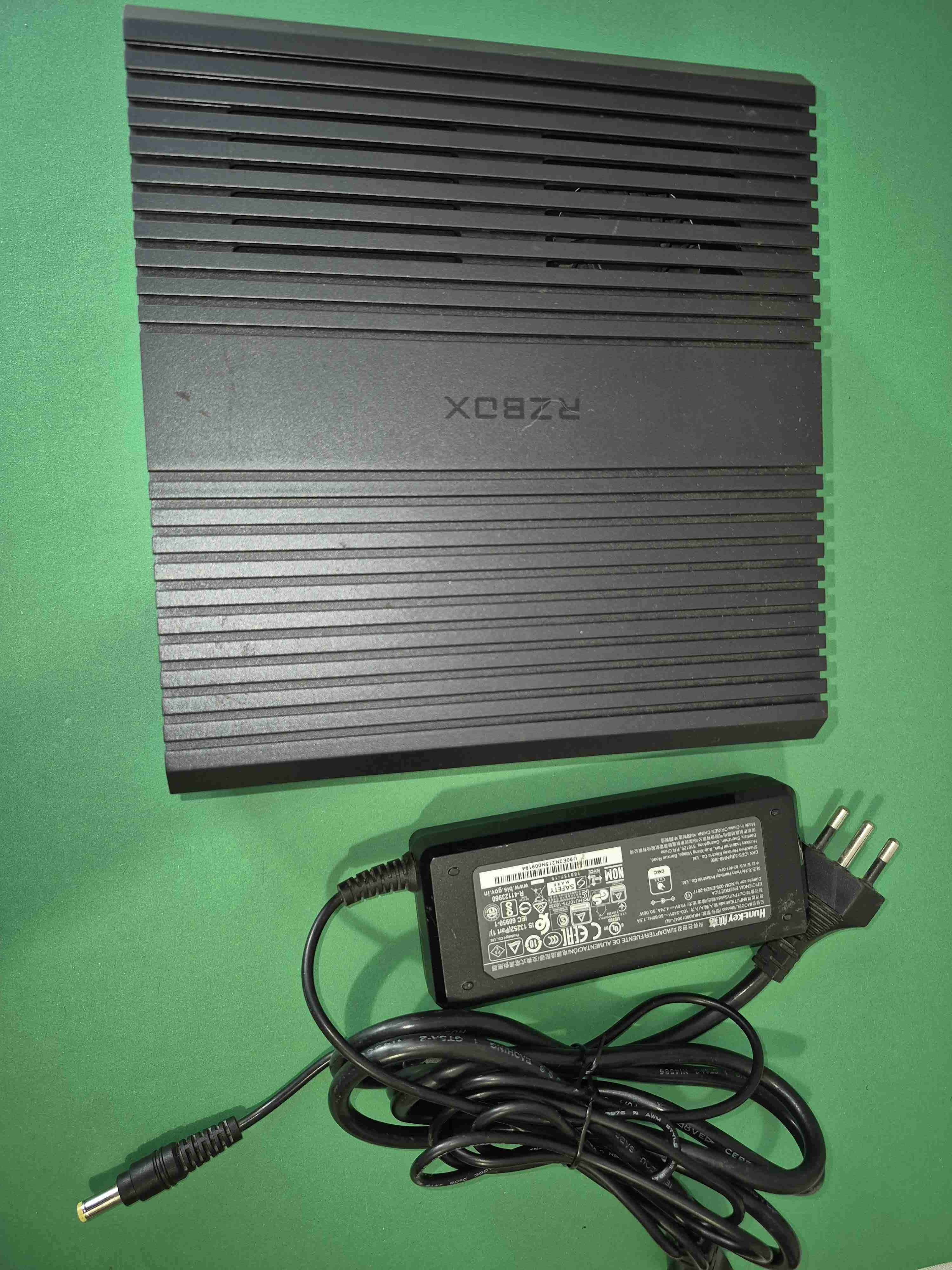 Mini PC Chuwi RZBOX – AMD Ryzen 9 4900H 16GB RAM 5 - miniatura 4