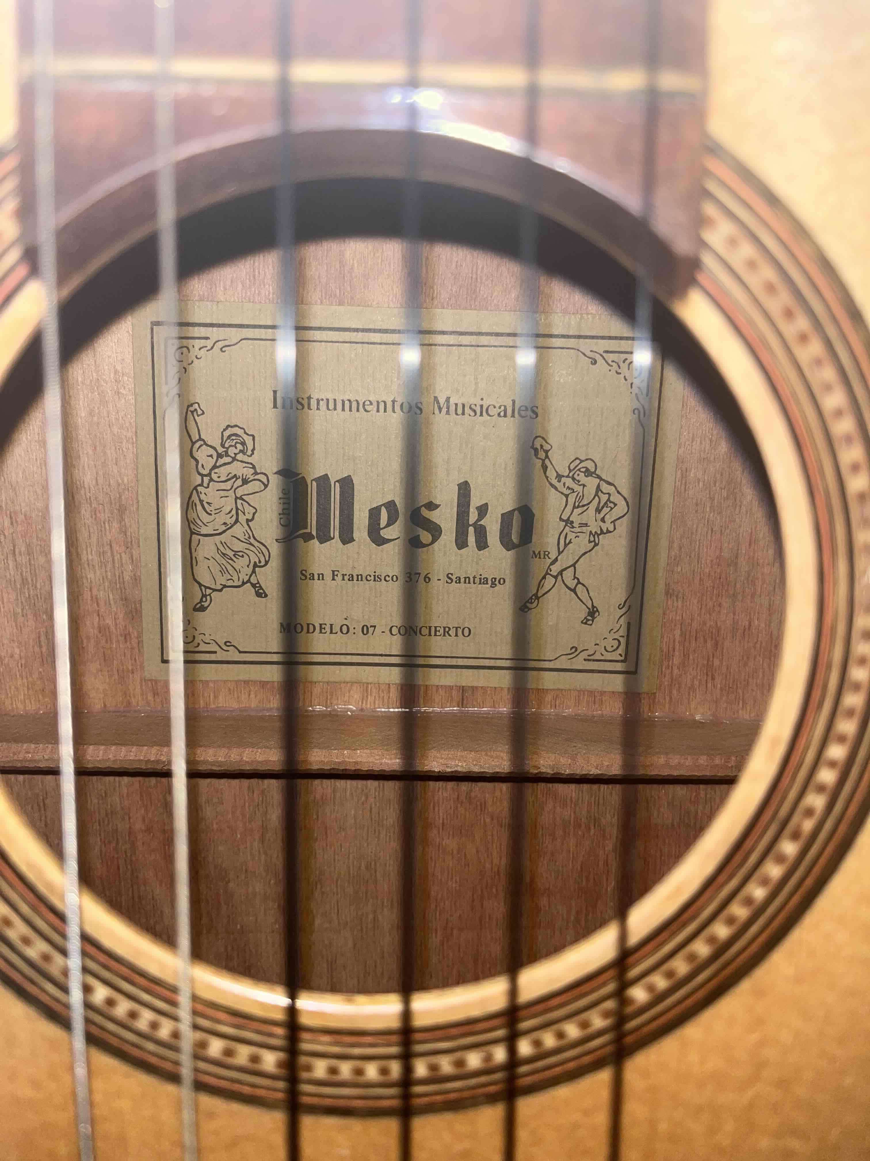 Guitarra acústica clásica - miniatura 2