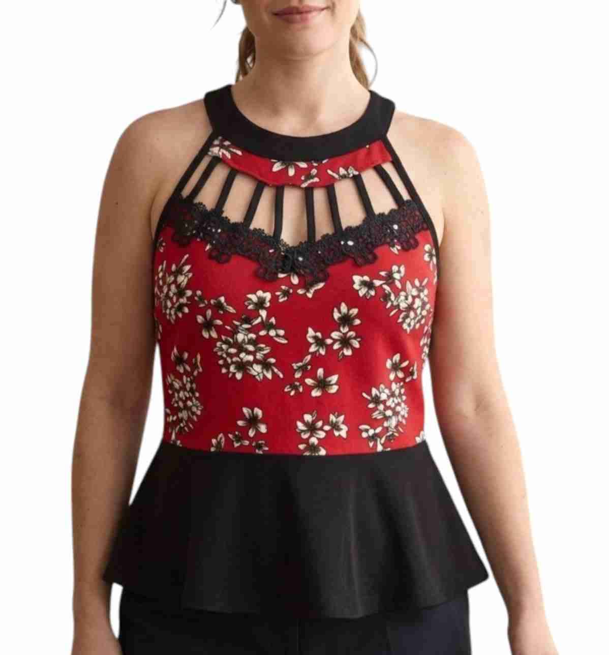 Blusa roja con encaje floral