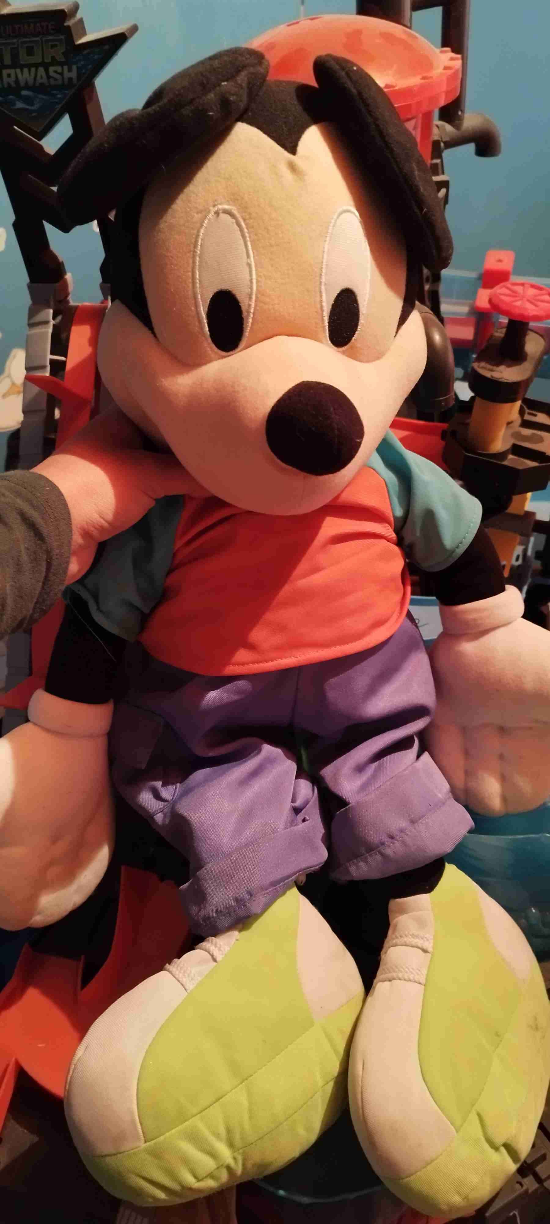 Peluche grande de personaje famoso