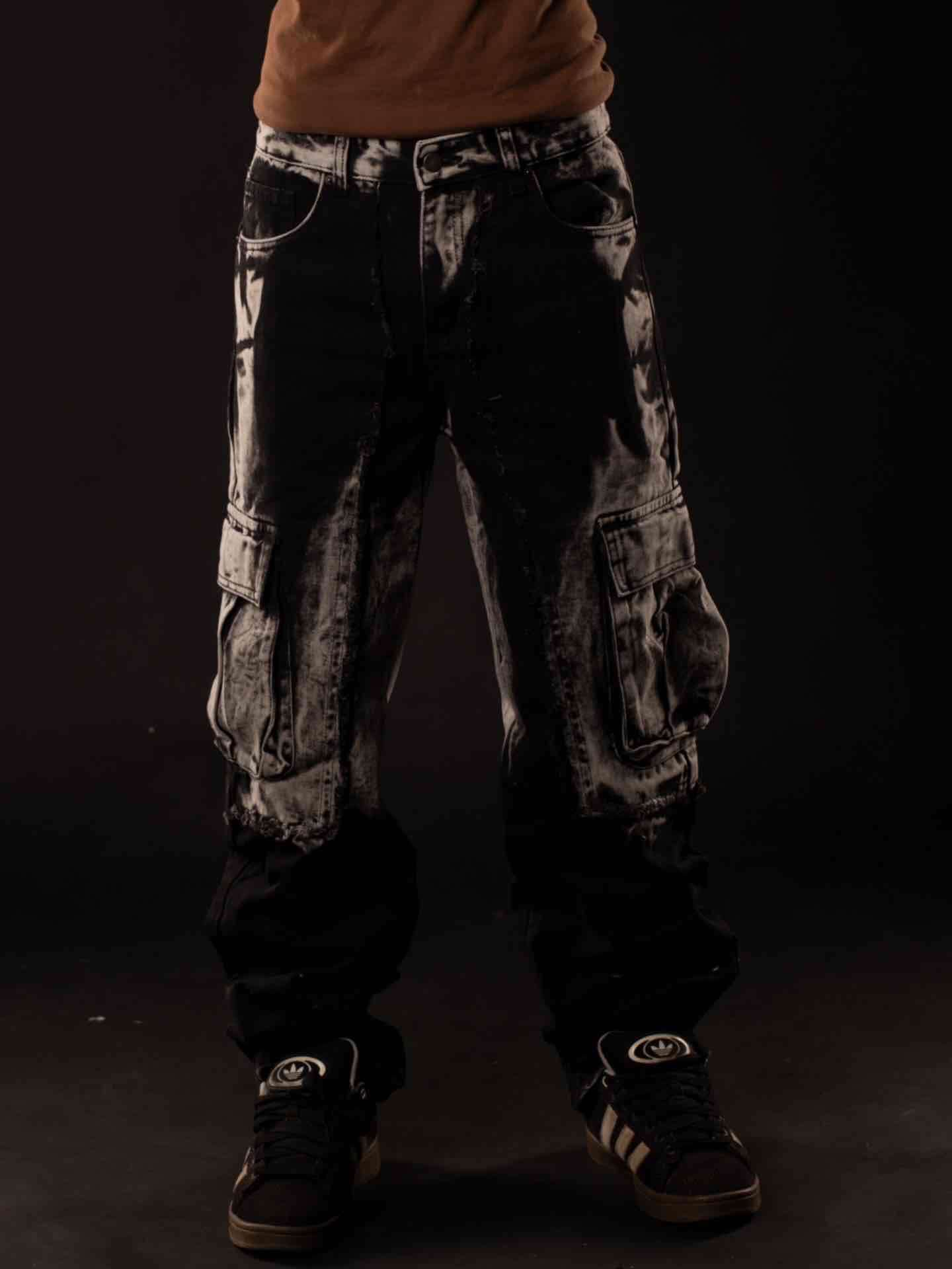 Jeans cargo negros - miniatura 2