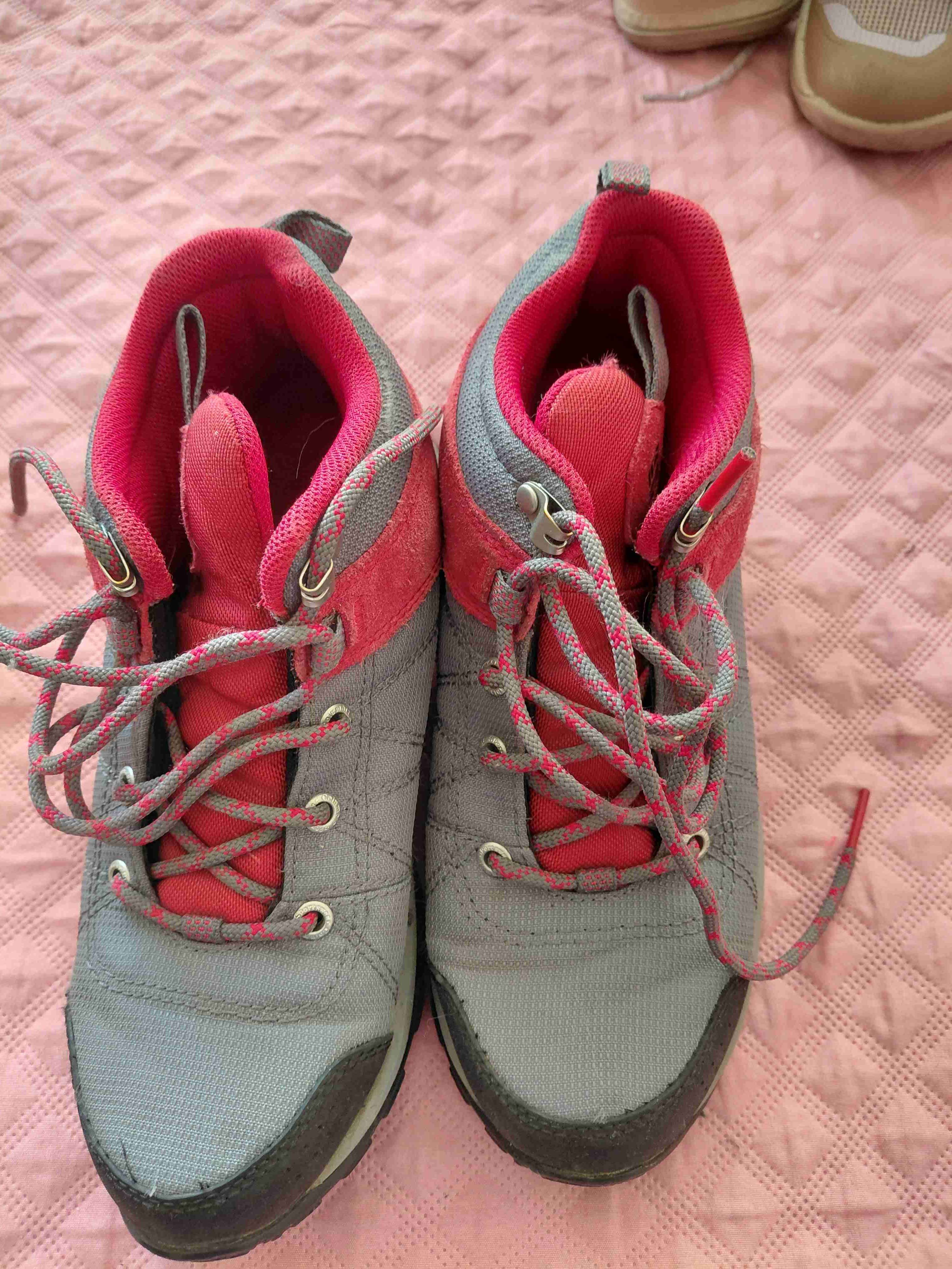 Zapatillas de trekking gris y rojo - miniatura 2