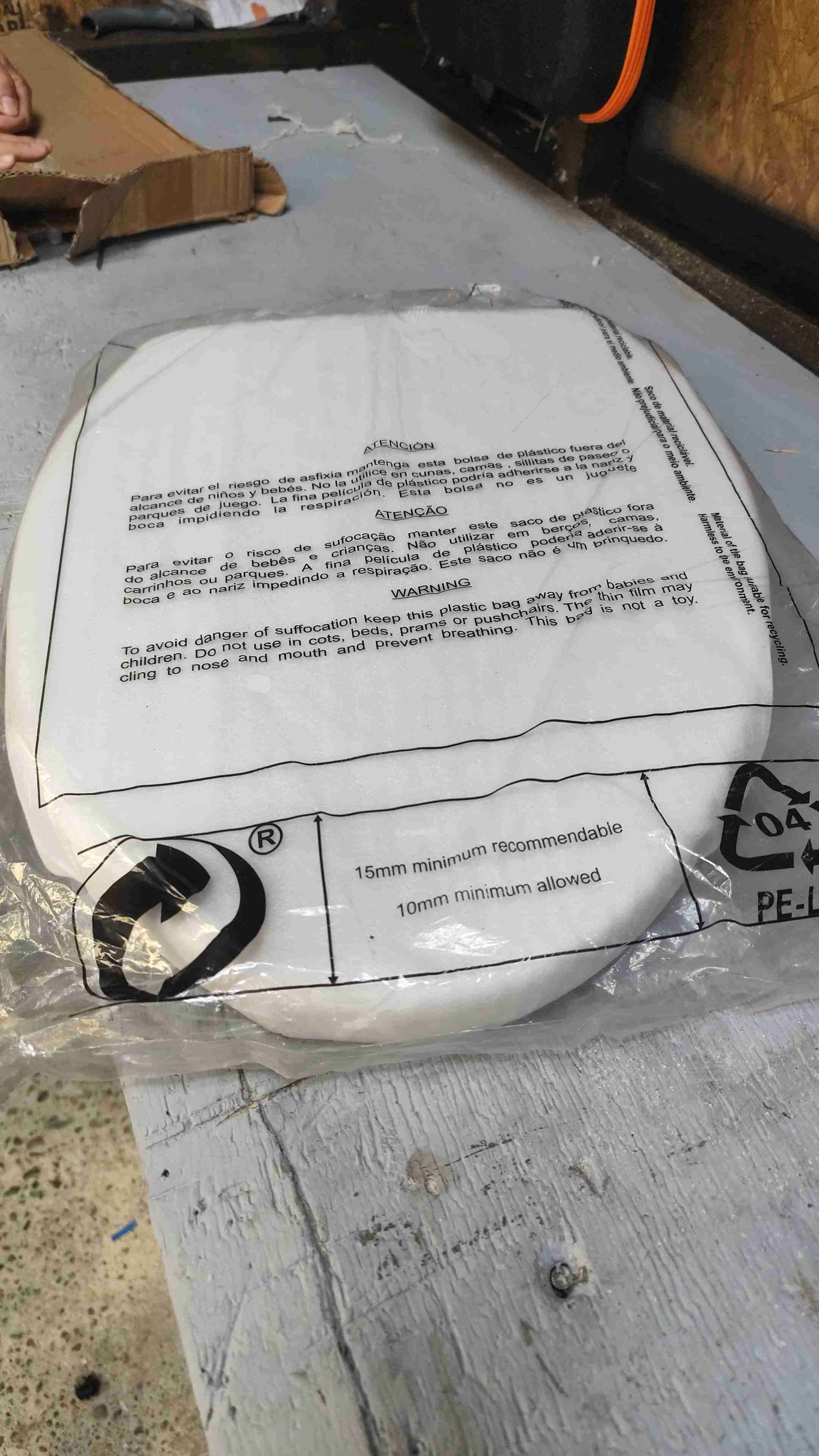 Asiento de inodoro blanco