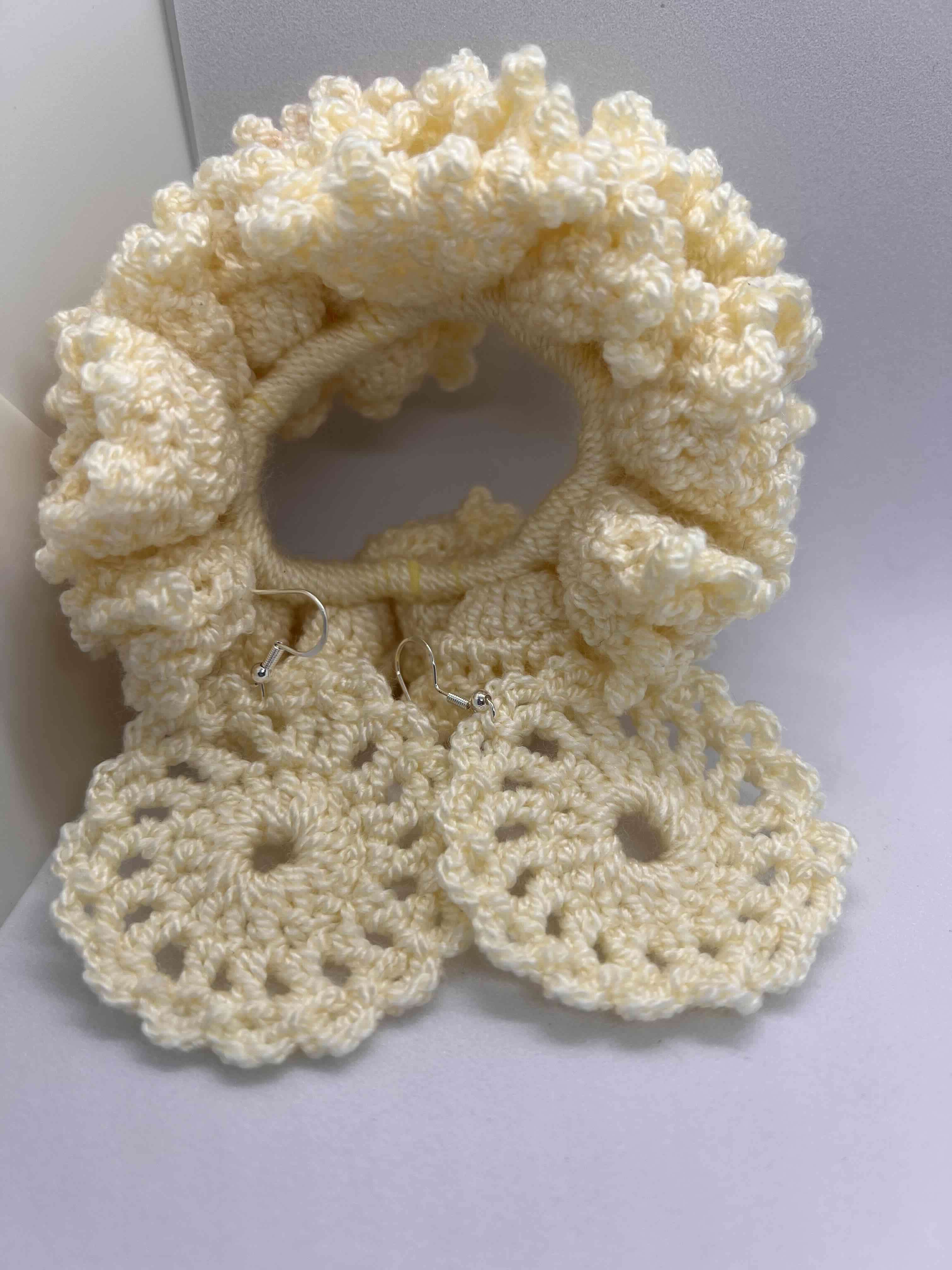 Set de accesorios tejidos a crochet - miniatura 2