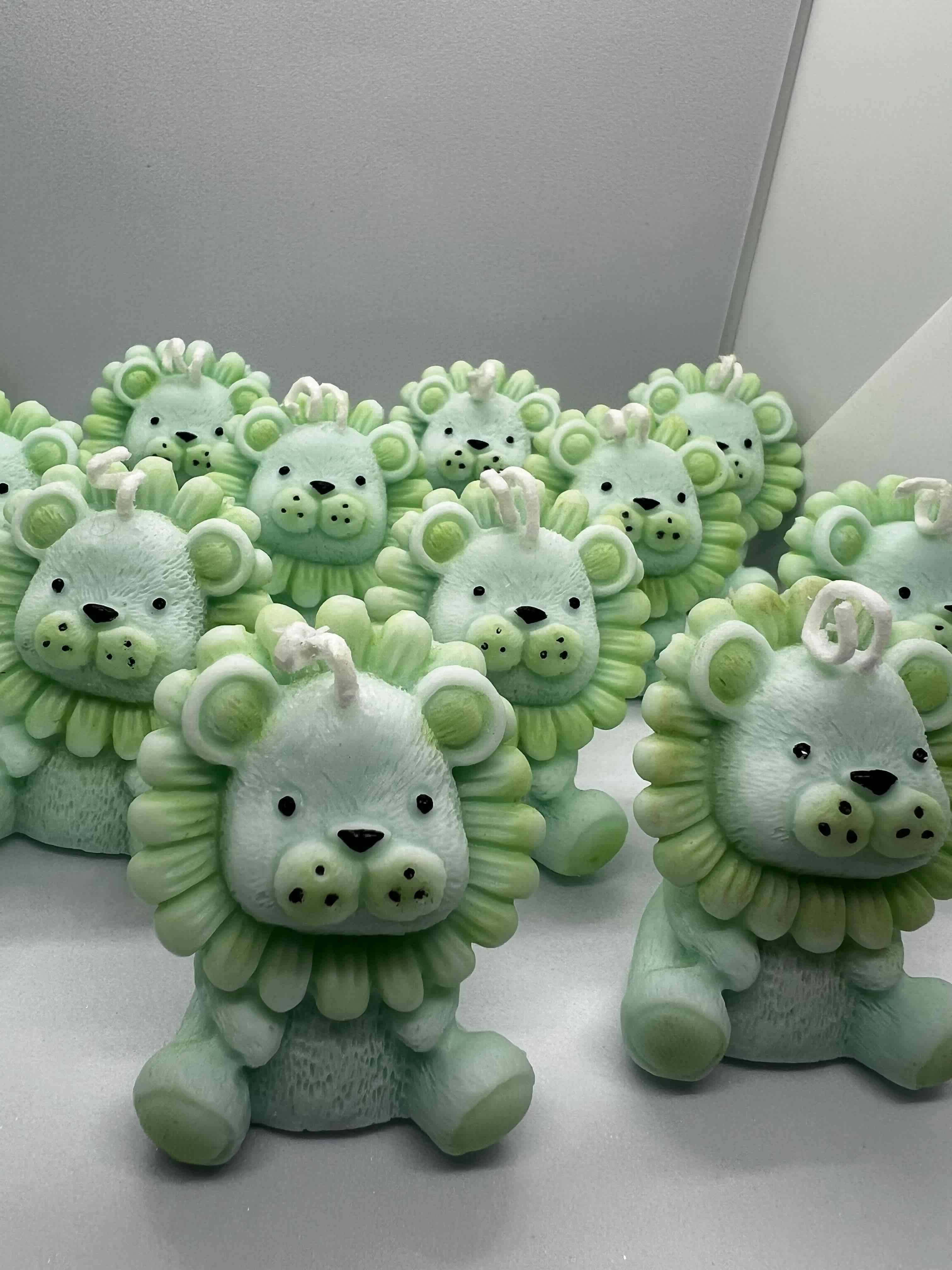 Velas de león verde pastel o el color que elijas