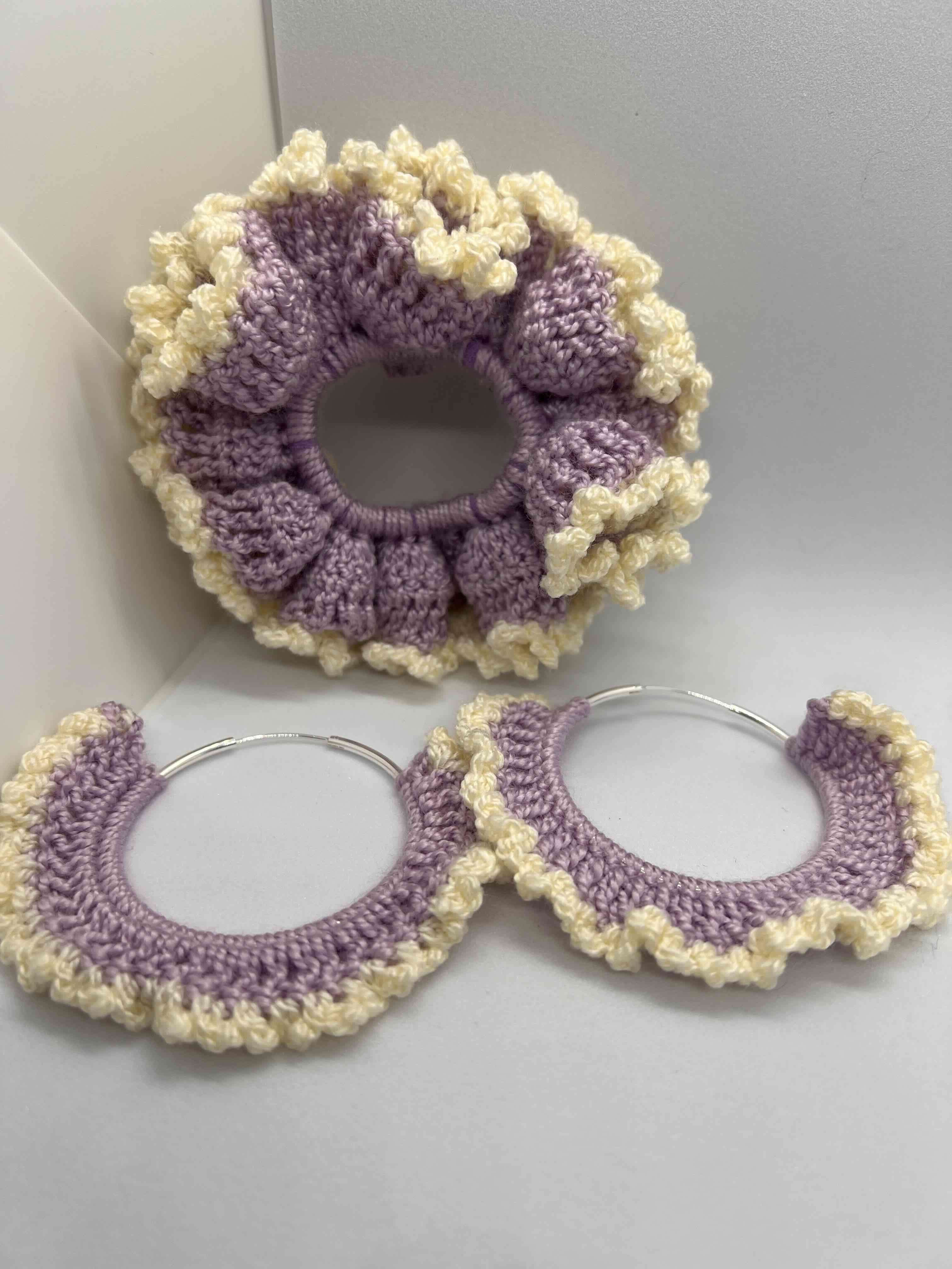 Set de aros y coletero tejidos