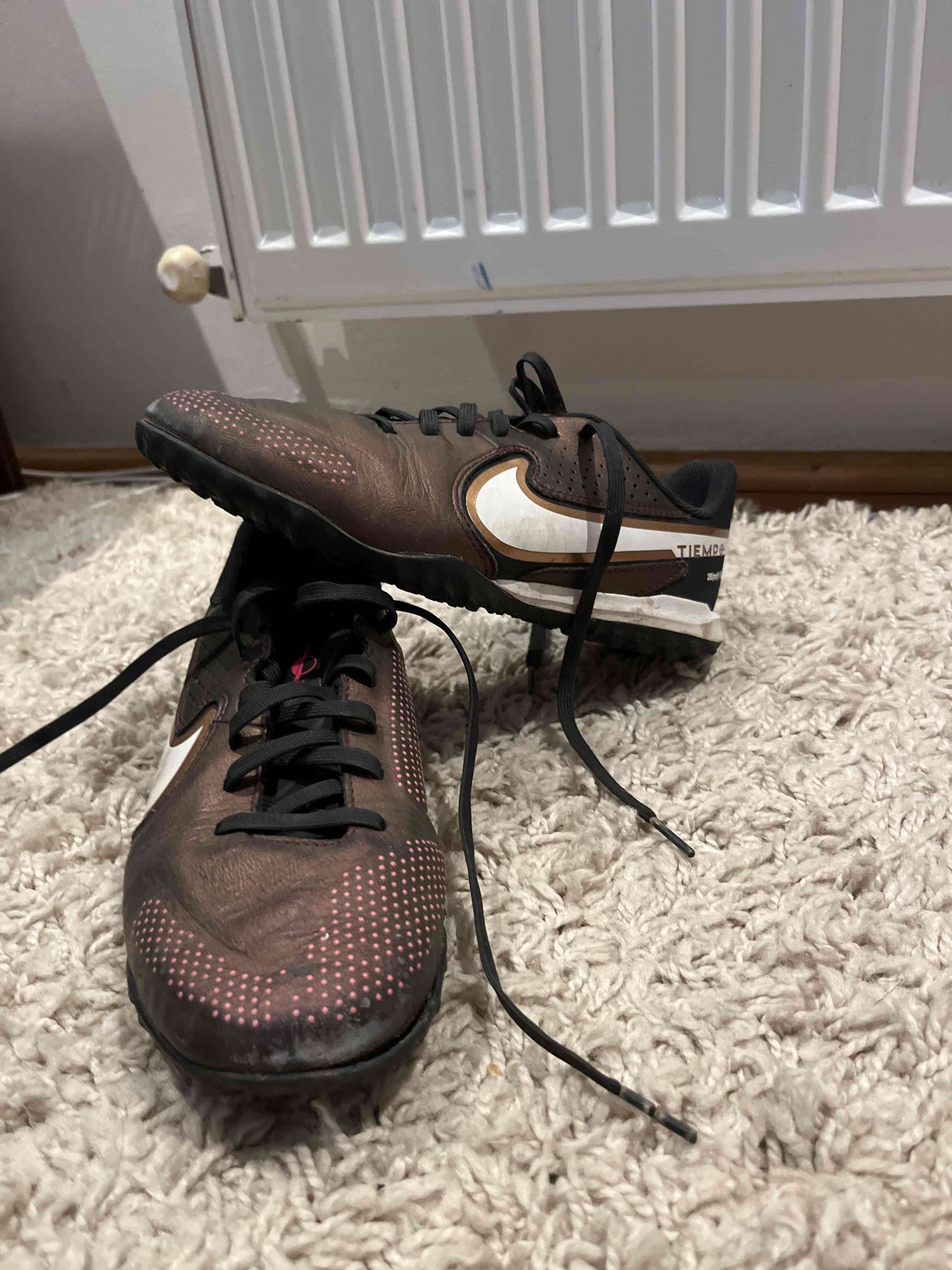 Zapatillas deportivas negras y rosas - miniatura 2