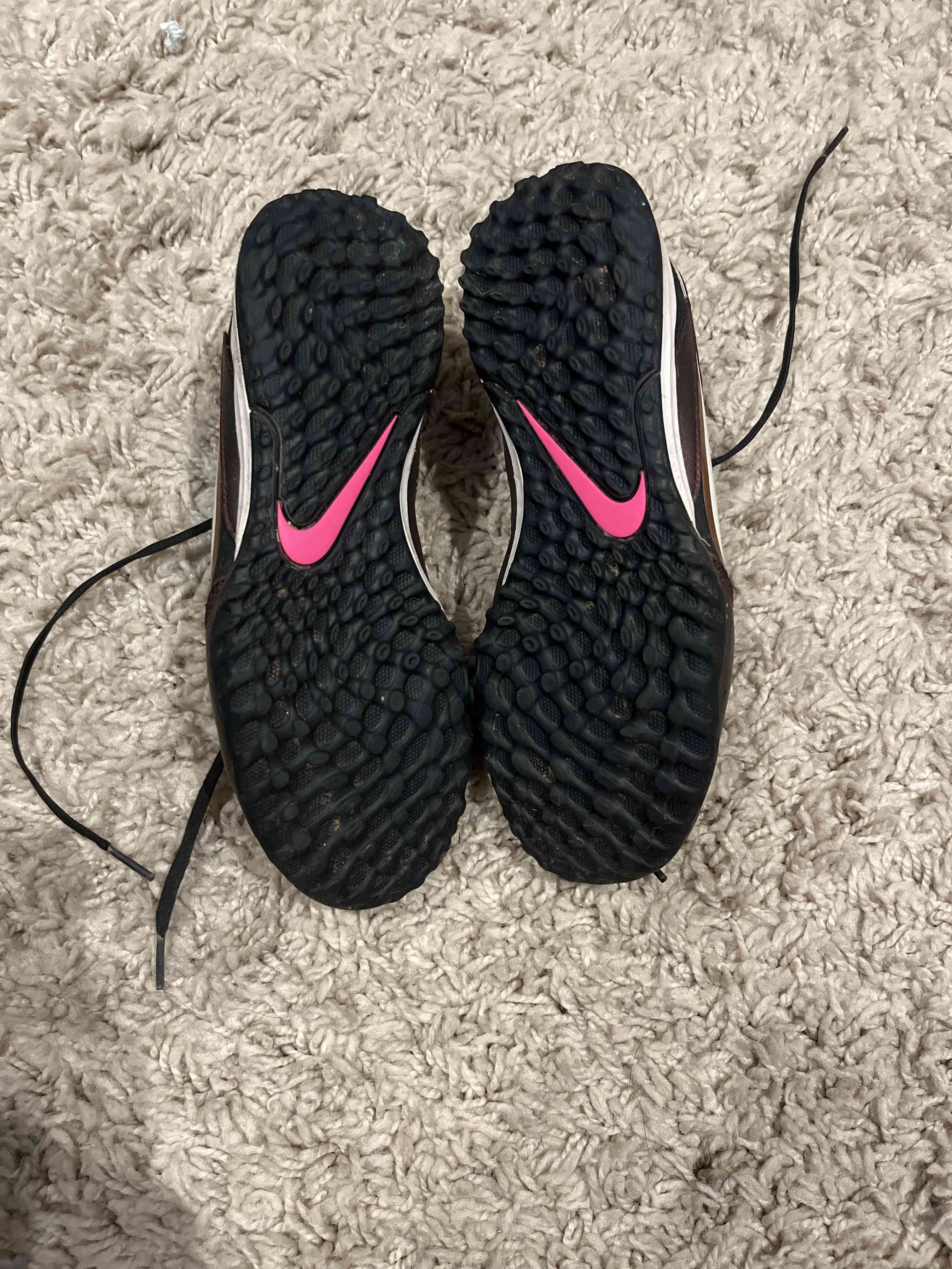 Zapatillas deportivas negras y rosas - miniatura 3