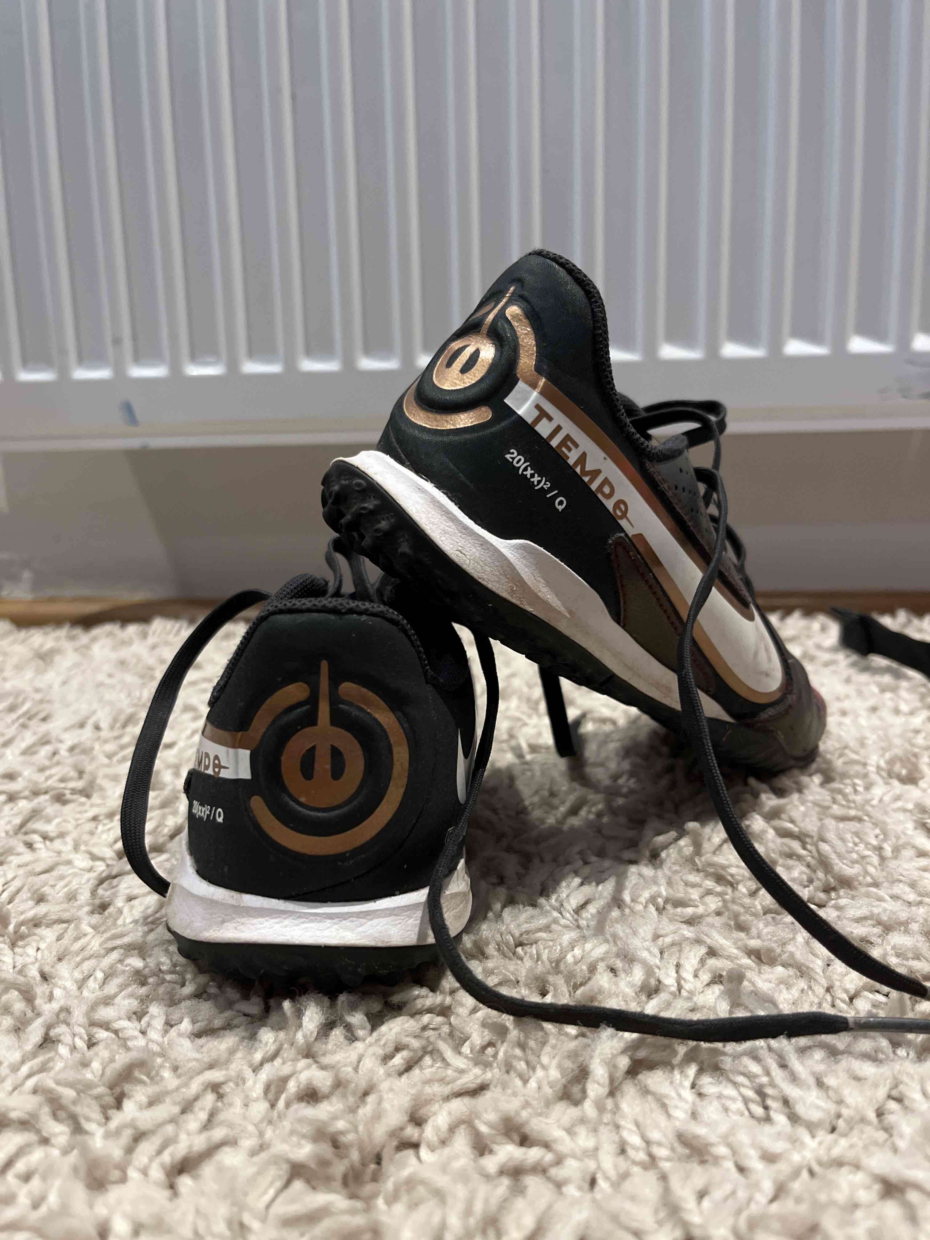 Zapatillas deportivas negras y rosas - miniatura 5