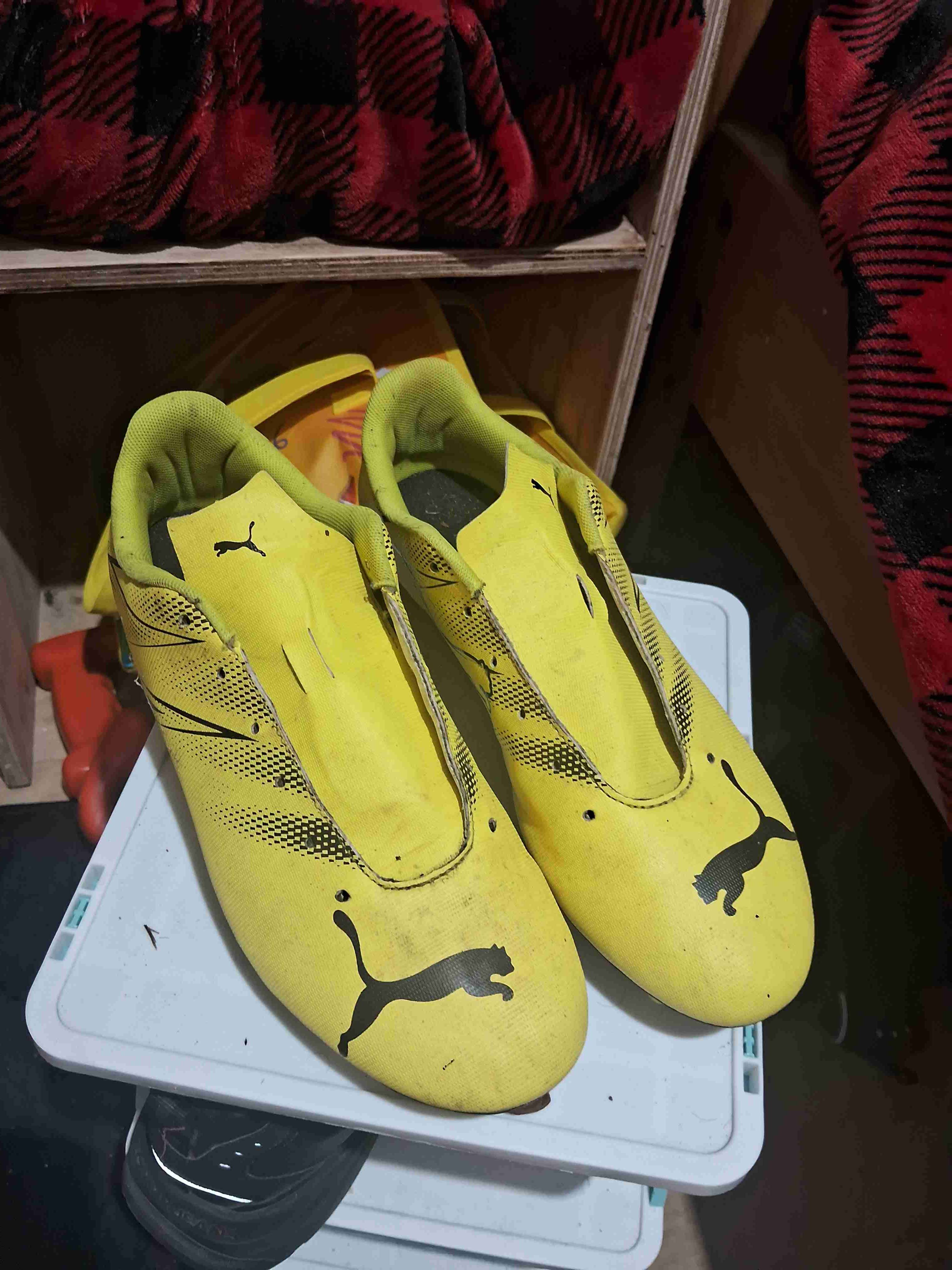 Zapatillas deportivas amarillas