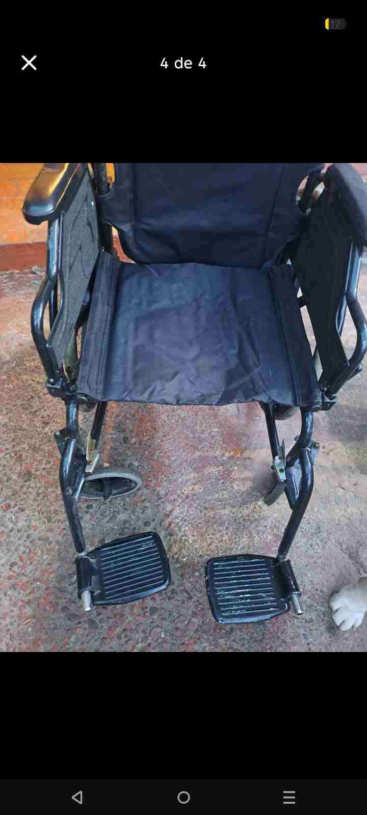 Silla de ruedas plegable negra - miniatura 2