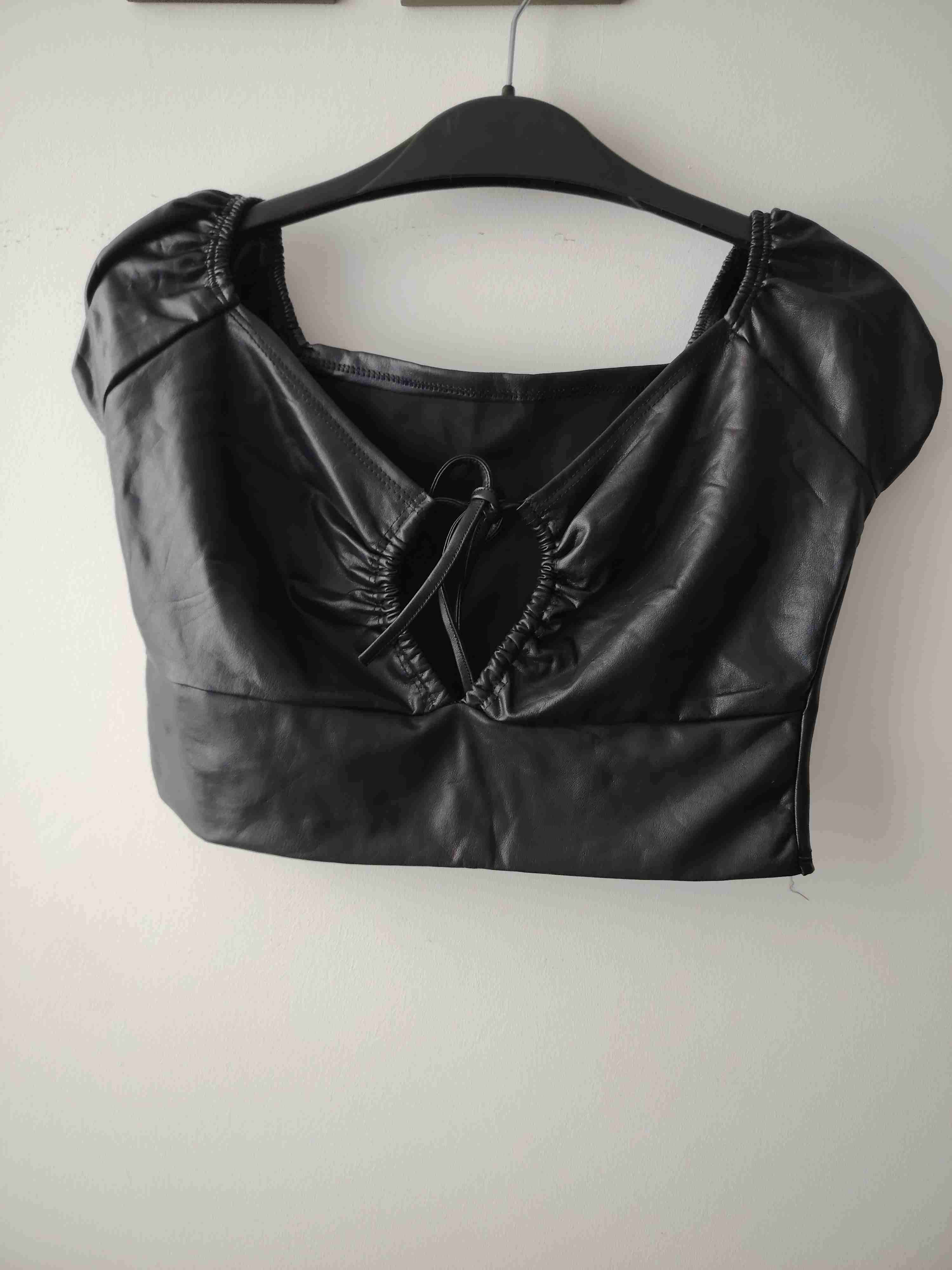 Top negro de cuero mujer - miniatura 2