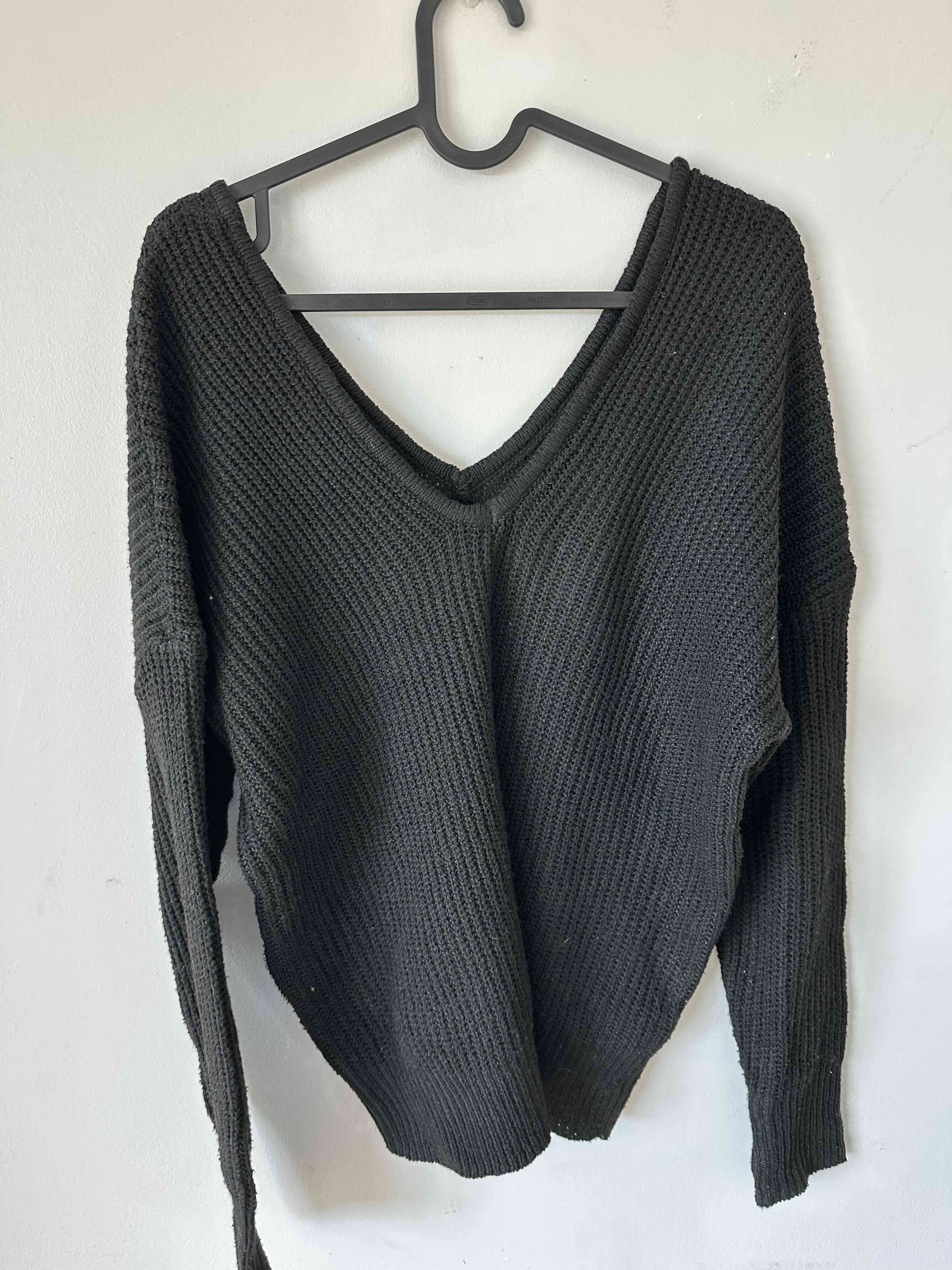 Suéter negro de punto grueso - miniatura 2