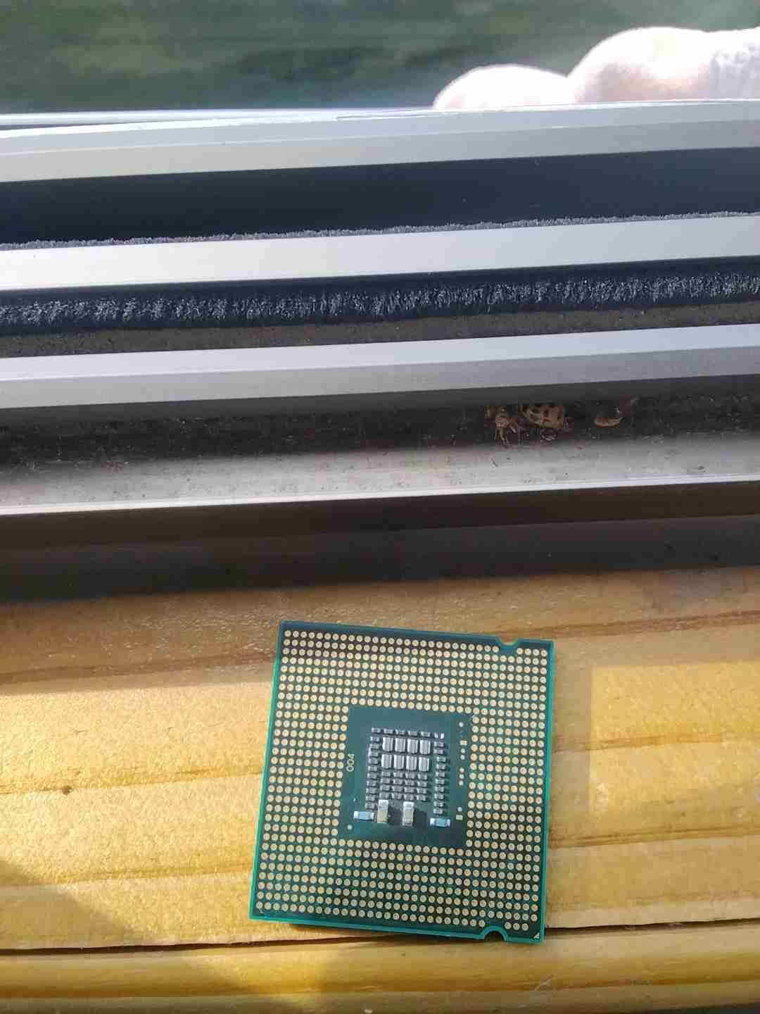 Procesador Intel Celeron 2.4GHz usado - miniatura 2