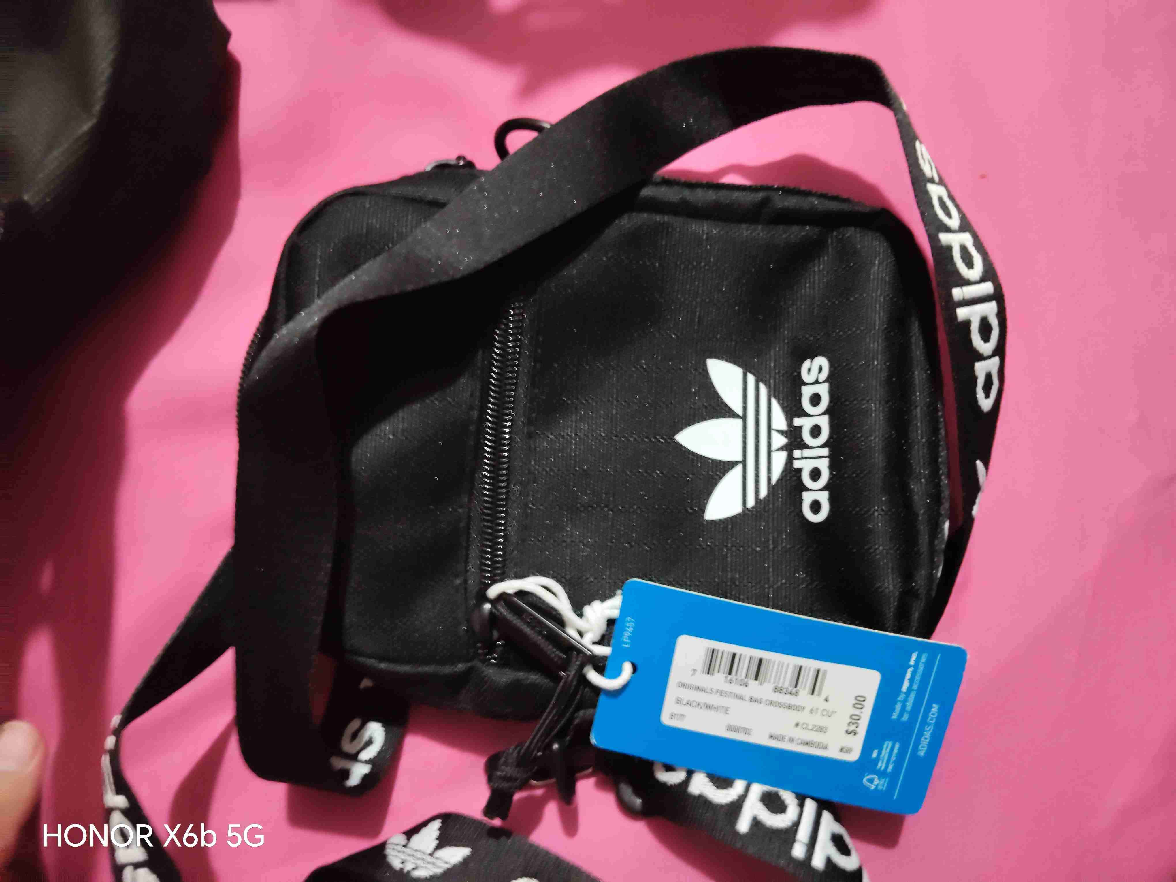 Bolso negro Adidas con etiqueta - miniatura 2