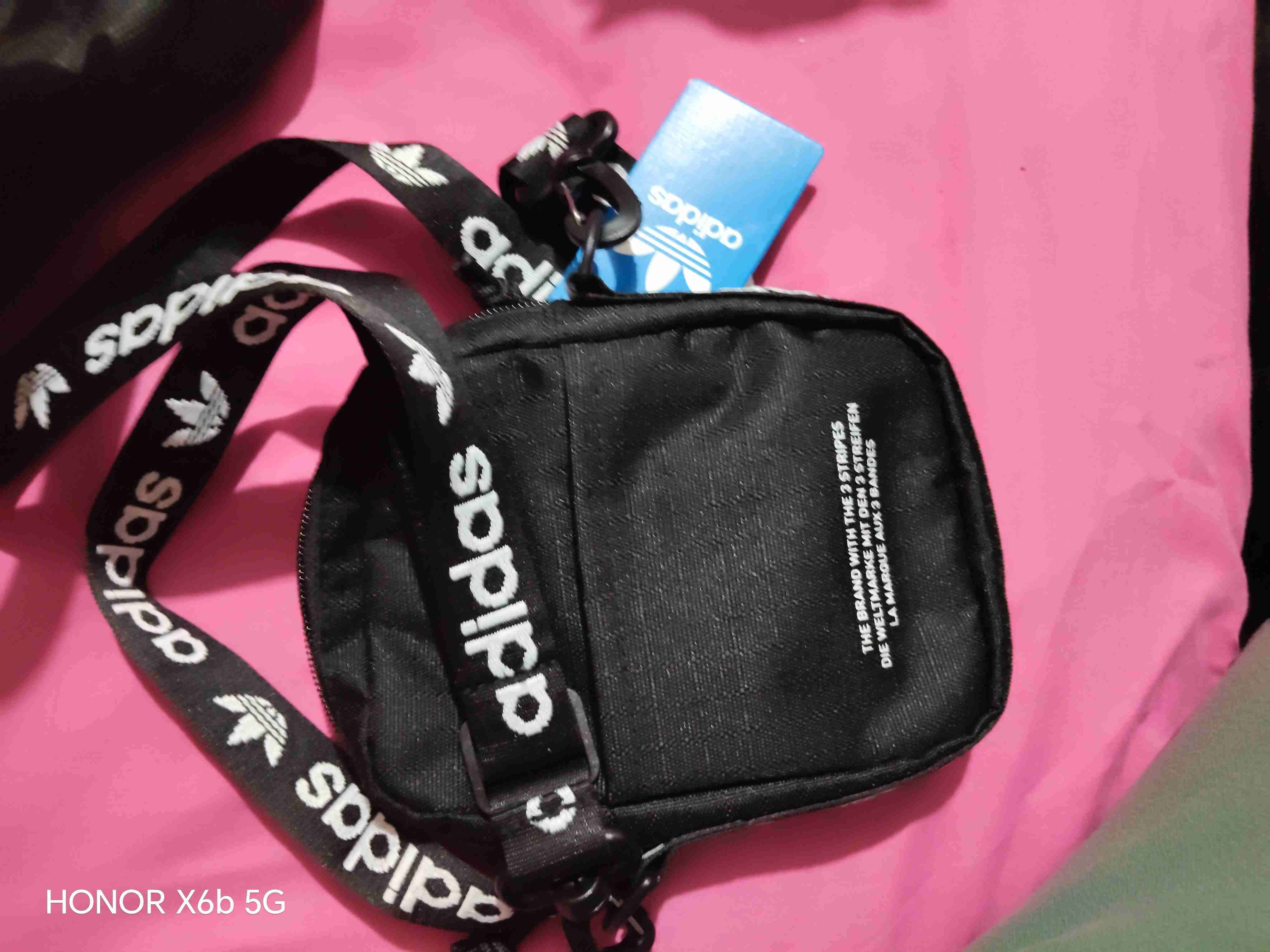 Bolso negro Adidas con etiqueta - miniatura 3