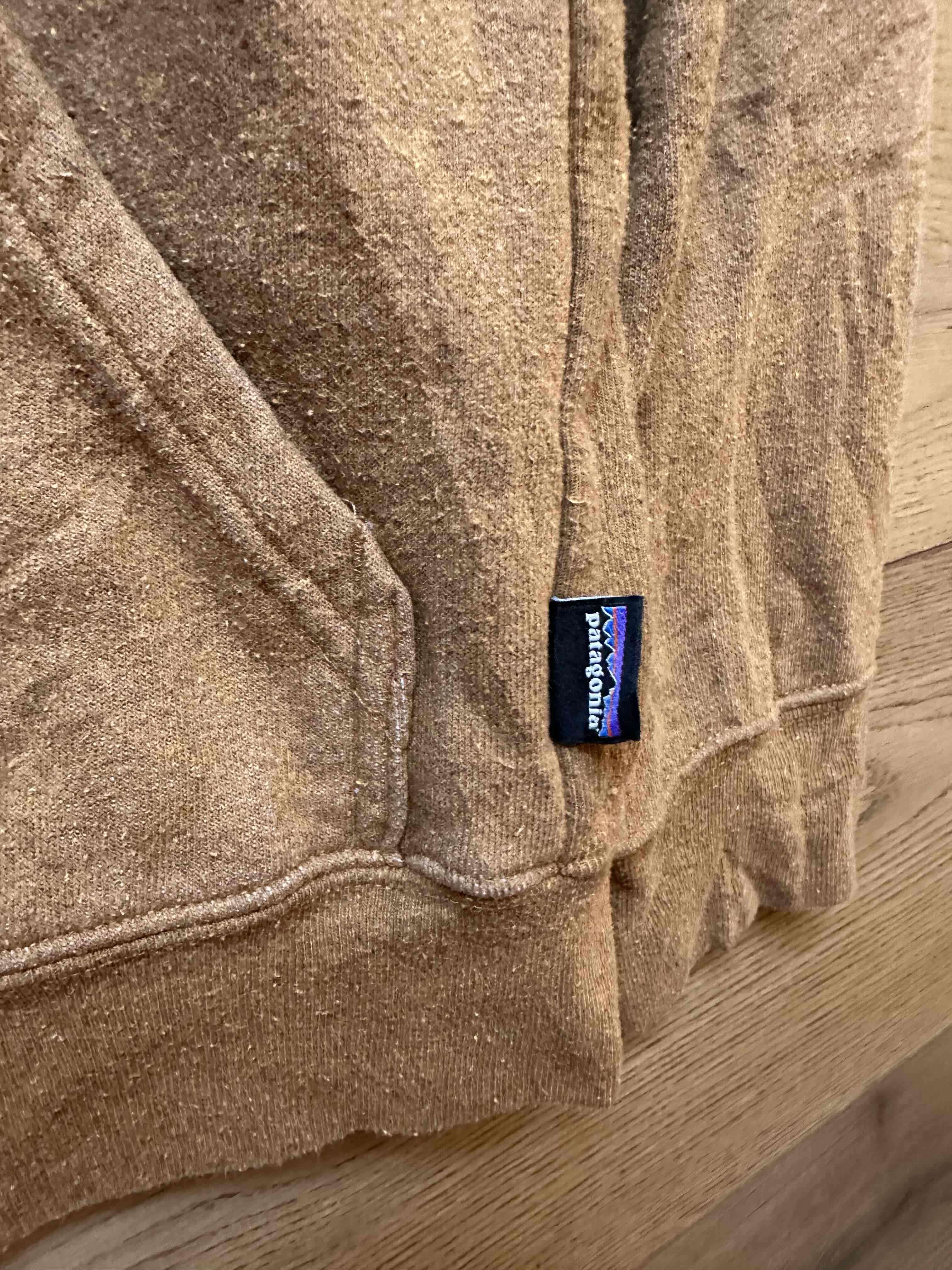 Polerón café con capucha Patagonia - miniatura 2