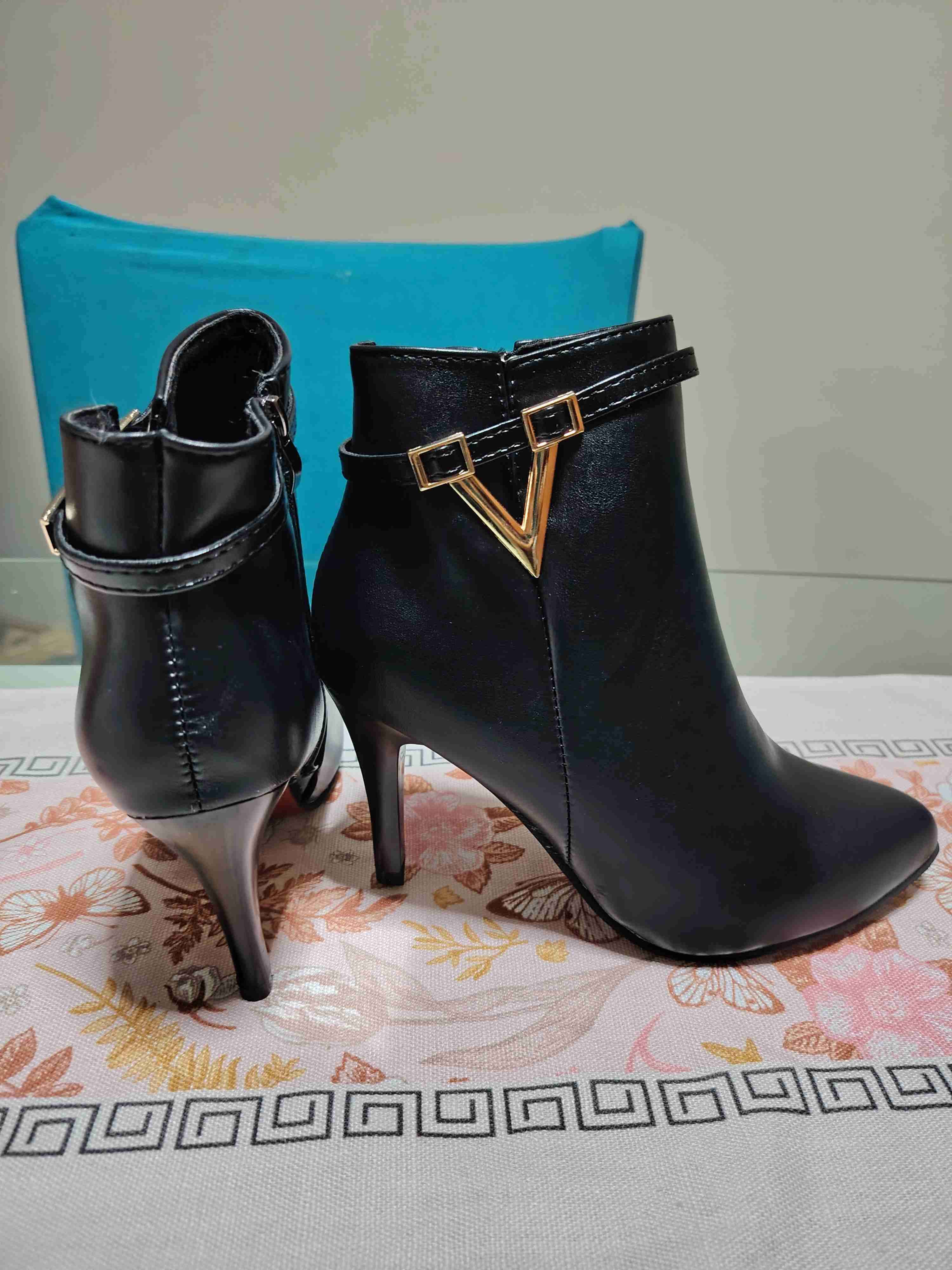 Botines negros con tacón alto - miniatura 2